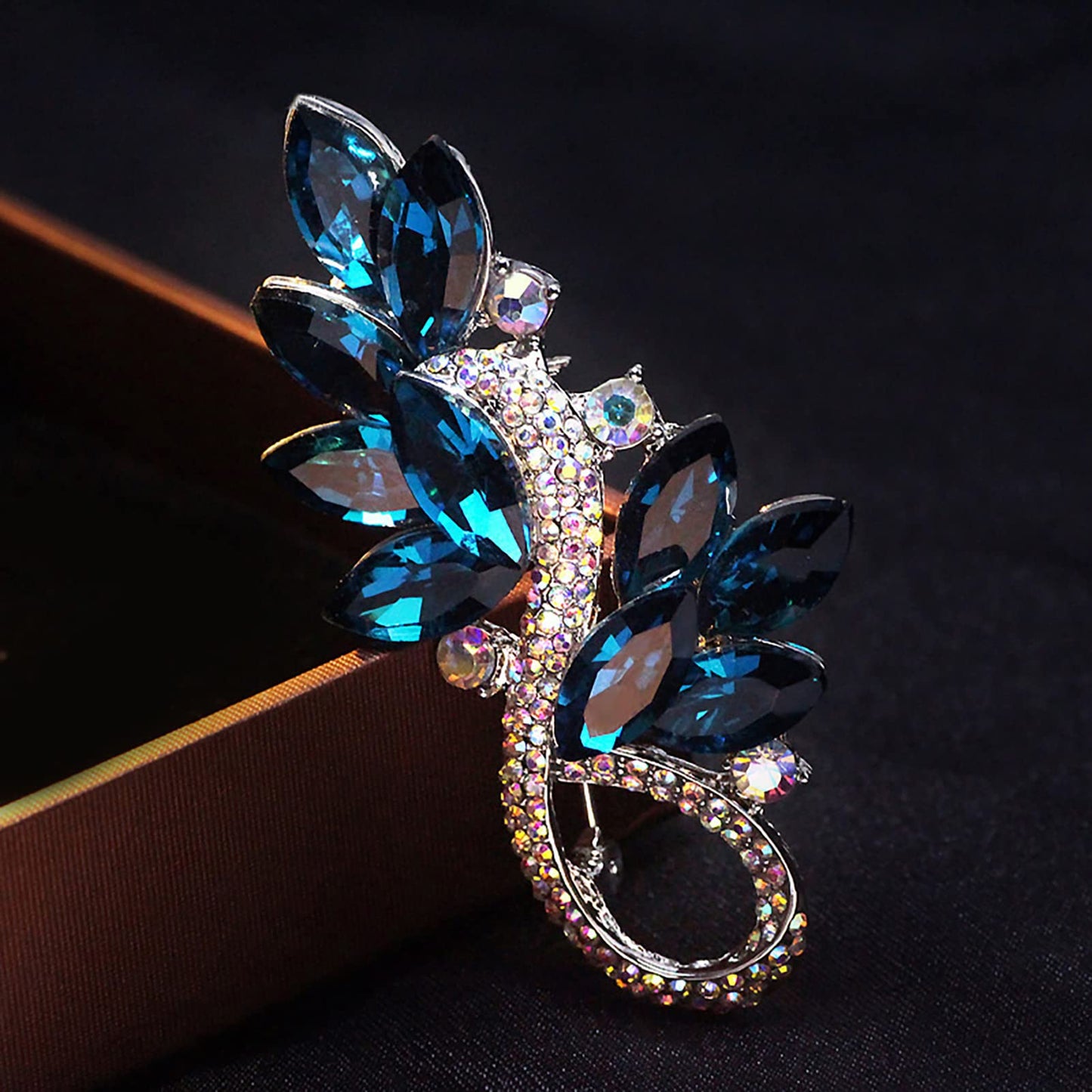 AILONMEI Brooch Pins For Women Fashion, Flower Brooches Jewelry For Women Floral Series Brooches And Pins Designer Lady's Costume