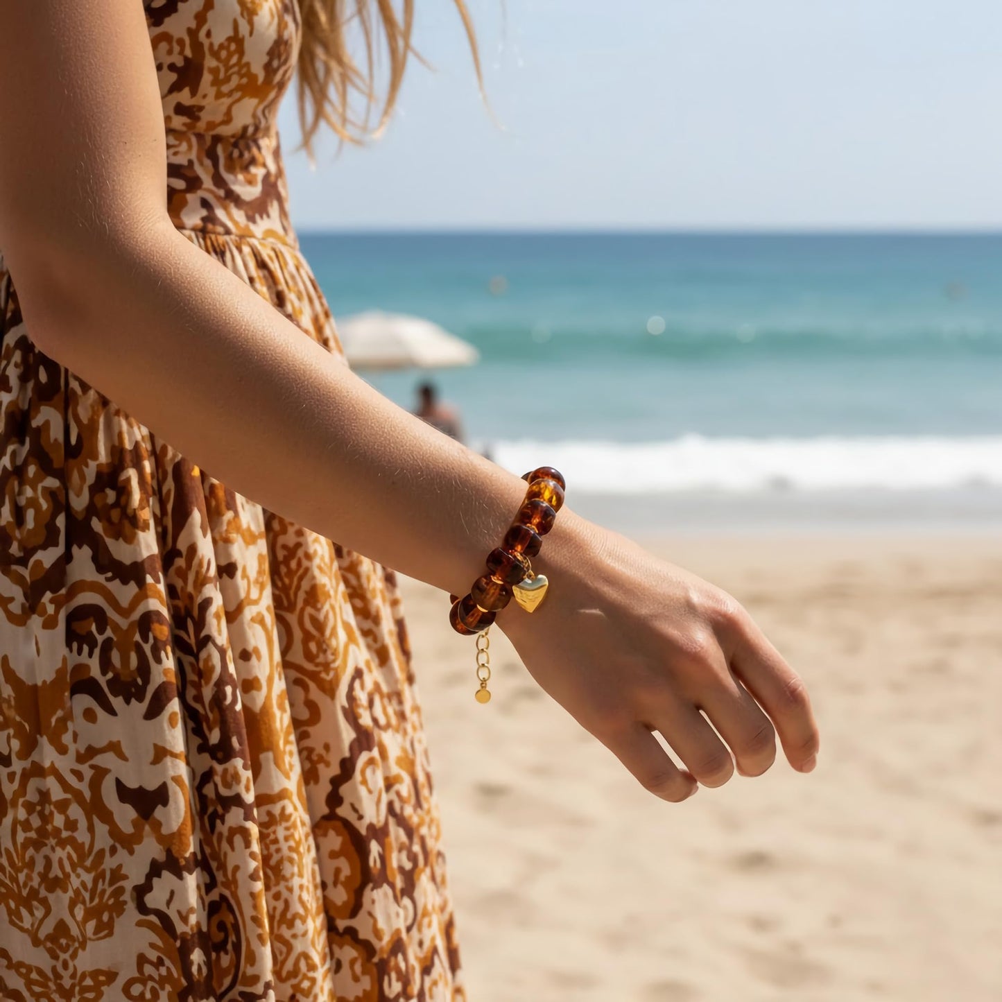 ENSKEFEN Brown Beaded Bracelets for Women Trendy Gold Heart Charm Bracelet Chunky Acrylic Resin Beads Bracelet Summer Vintage Statement Bracelets