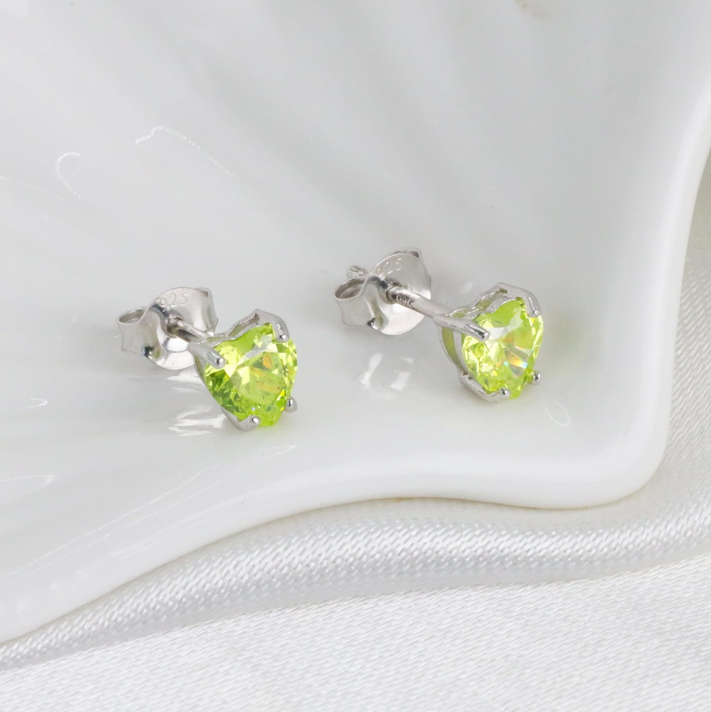 Belinda Jewelz - Heart Stud Earrings, 5mm Cubic Zirconia Heart Earrings with Prong Setting, 925 Sterling Silver Earrings Studs, Peridot Green Stud Earrings for Women