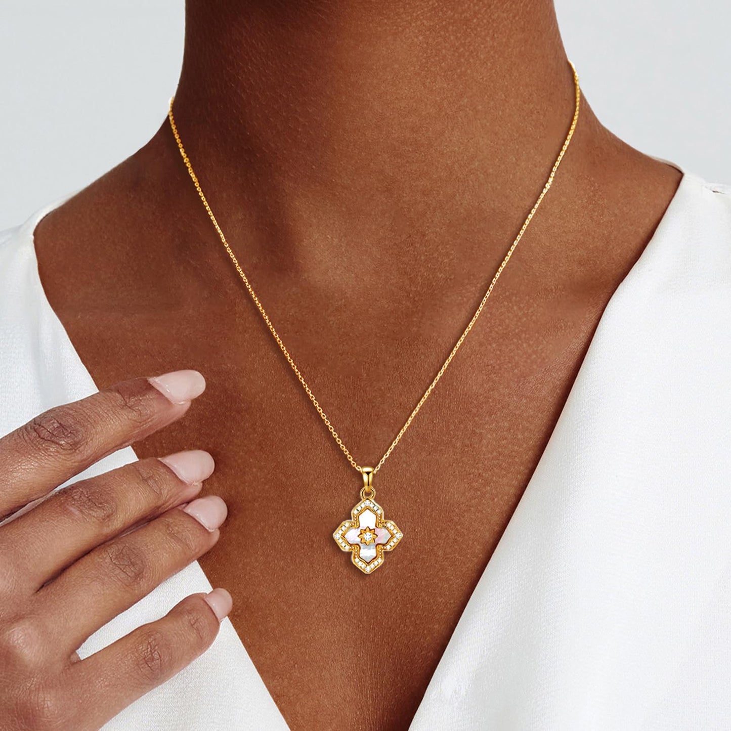 Zeffy Gold Clover Necklace for Women Dainty 14K Gold Plated CZ Mother of Pearl Pendant Necklace Charm Clover Pendant Lucky Necklaces for Women Jewelry
