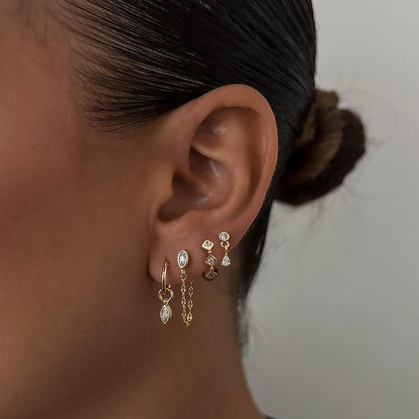 SELFROSE Gold Earrings Set For Women,Dainty Huggie Earring Stack 14K Gold Plated Chain Earrings Hypoallergenic Drop Dangle Earrings for Women Trendy Cute Fashion Small Hoops Fashion Jewelry
