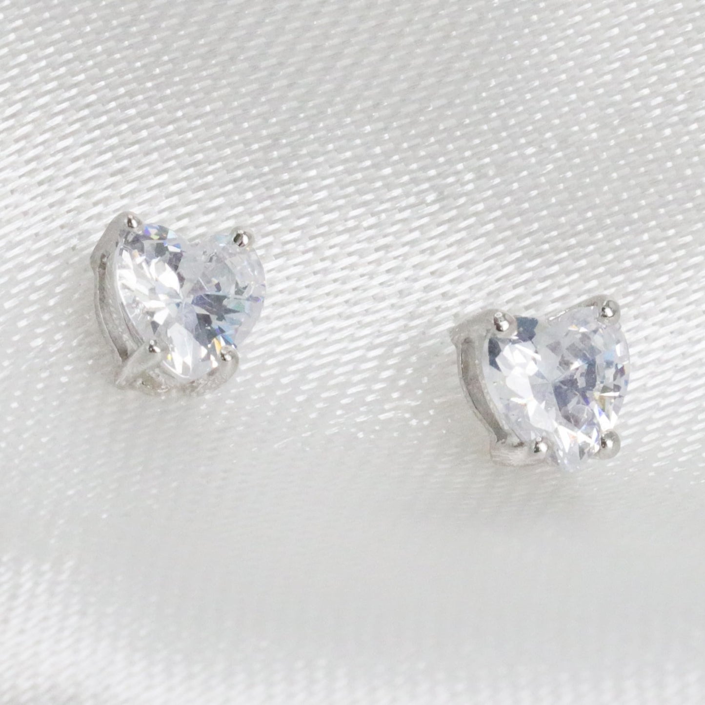 Belinda Jewelz - Heart Stud Earrings, 5mm Cubic Zirconia Heart Earrings with Prong Setting, 925 Sterling Silver Earrings Studs, White Topaz Stud Earrings for Women