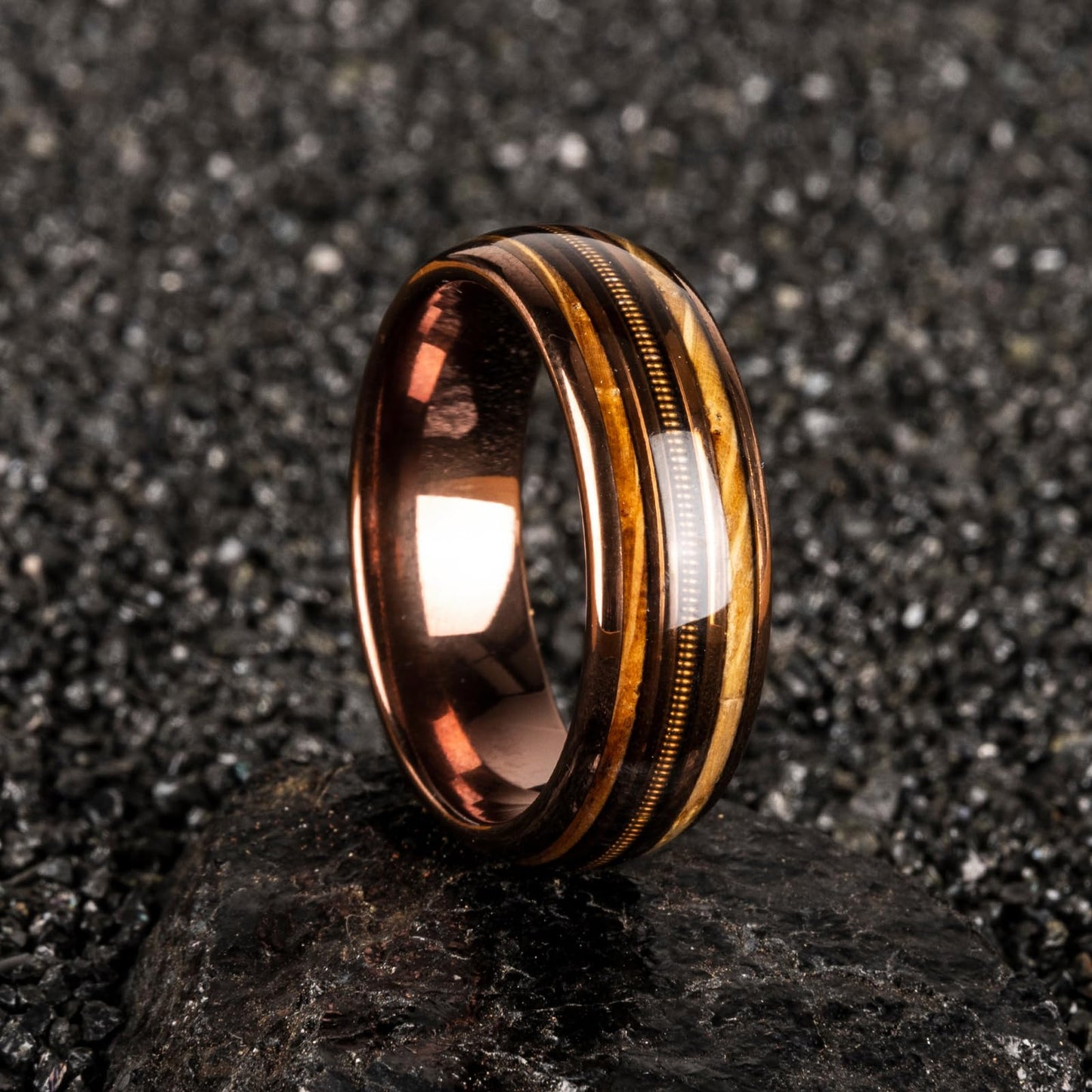 JEWPER 8mm Men Womens Wedding Band Tungsten Rings Brown Fashion Promise Carbide Inlaid Guitar Strings Whiskey Barrel Wood Matte Finish Edge Comfort Fit size 7-12(11)