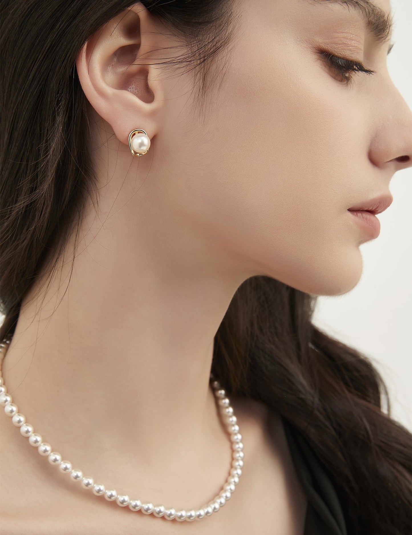 Mameloly Pearl Earrings for Women 925 Sterling Silver Simulated Pearl Stud Earrings 14K Gold Plated Trendy Jewelry Hypoallergenic