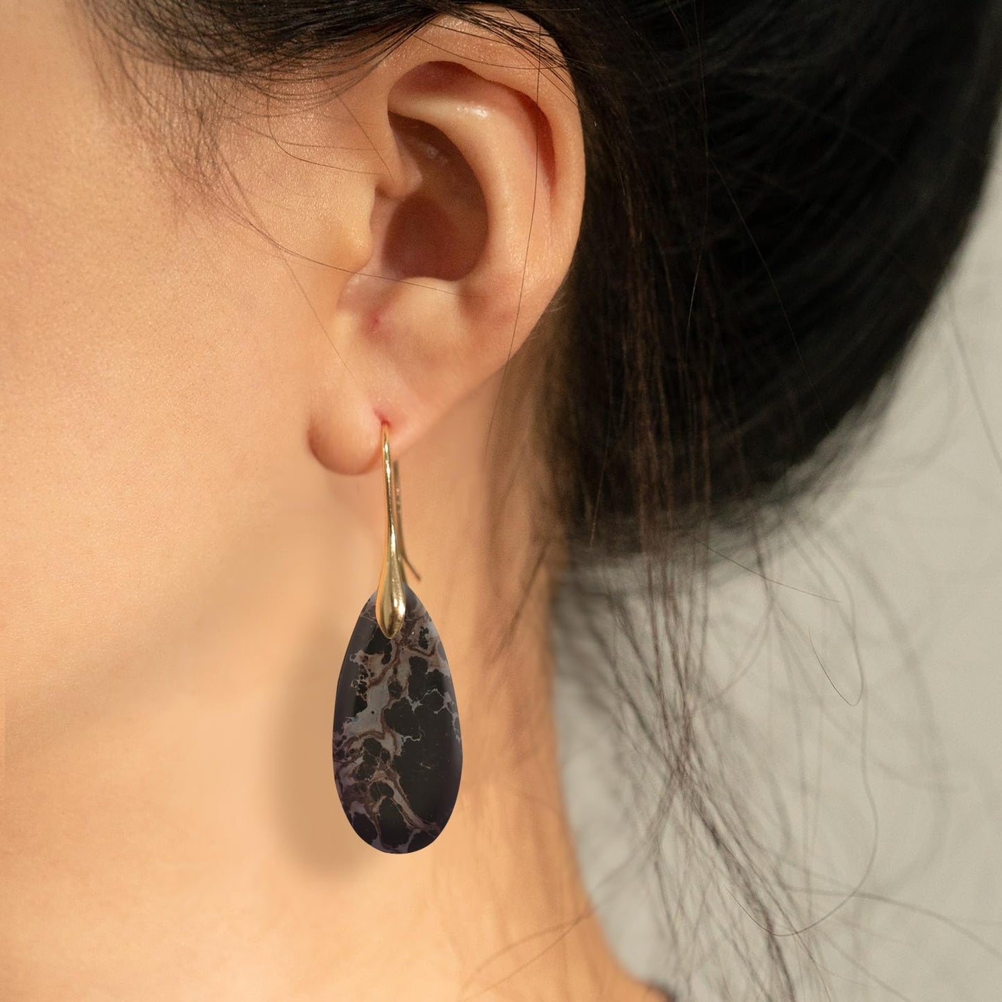 Sriomu Natural Healing Stone Fishhoop Diamond-Shaped Dangle Drop Earrings Statement Gold silver earrings (Red Blue Gold Hook)