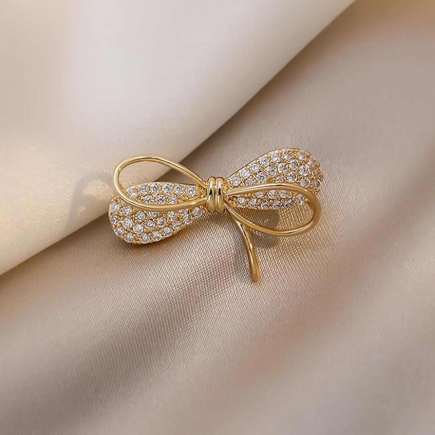HETICA Women Animal Floral Brooch Pin Accessory Perfect as a Gift for Anniversary Celebrations, Parties, Or Everyday Wear (Bow)