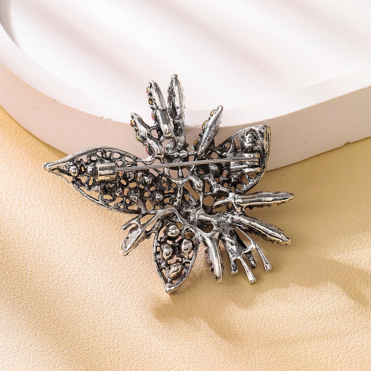 Rhinestone Sunflower Brooch Pin for Women Red Black Purple Large Flower Broochs Snowflake Brooch Marquise Wreath Brooches Jewelry (Color brooch E)
