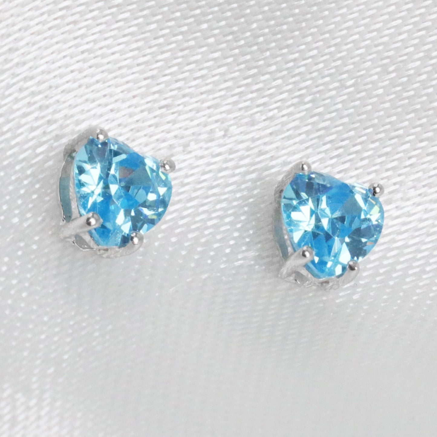 Belinda Jewelz - Heart Stud Earrings, 5mm Cubic Zirconia Heart Earrings with Prong Setting, 925 Sterling Silver Earrings Studs, Blue Topaz Stud Earrings for Women