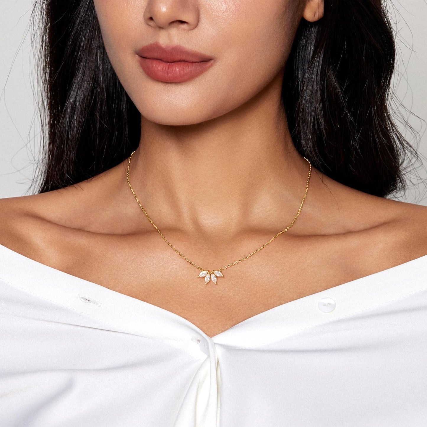 Zeffy Diamond Necklace Dainty Leaf Pendant Necklace Simple Necklaces for Women Trendy Jewelry Gifts