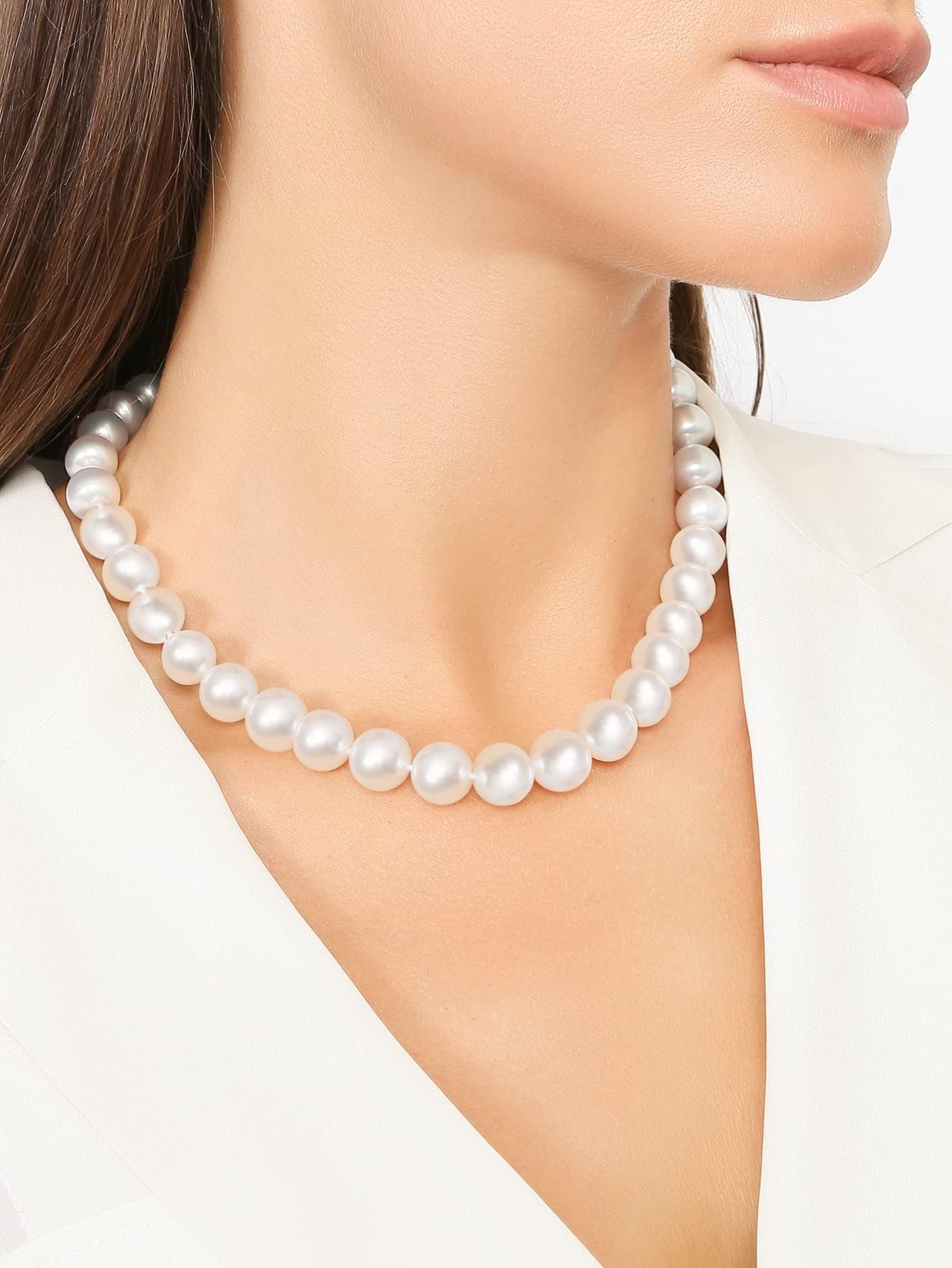 HUWODY Round White Simulated Shell Pearl Necklace Strand Pearl Choker Necklace Jewelry for Women 12mm 22inch