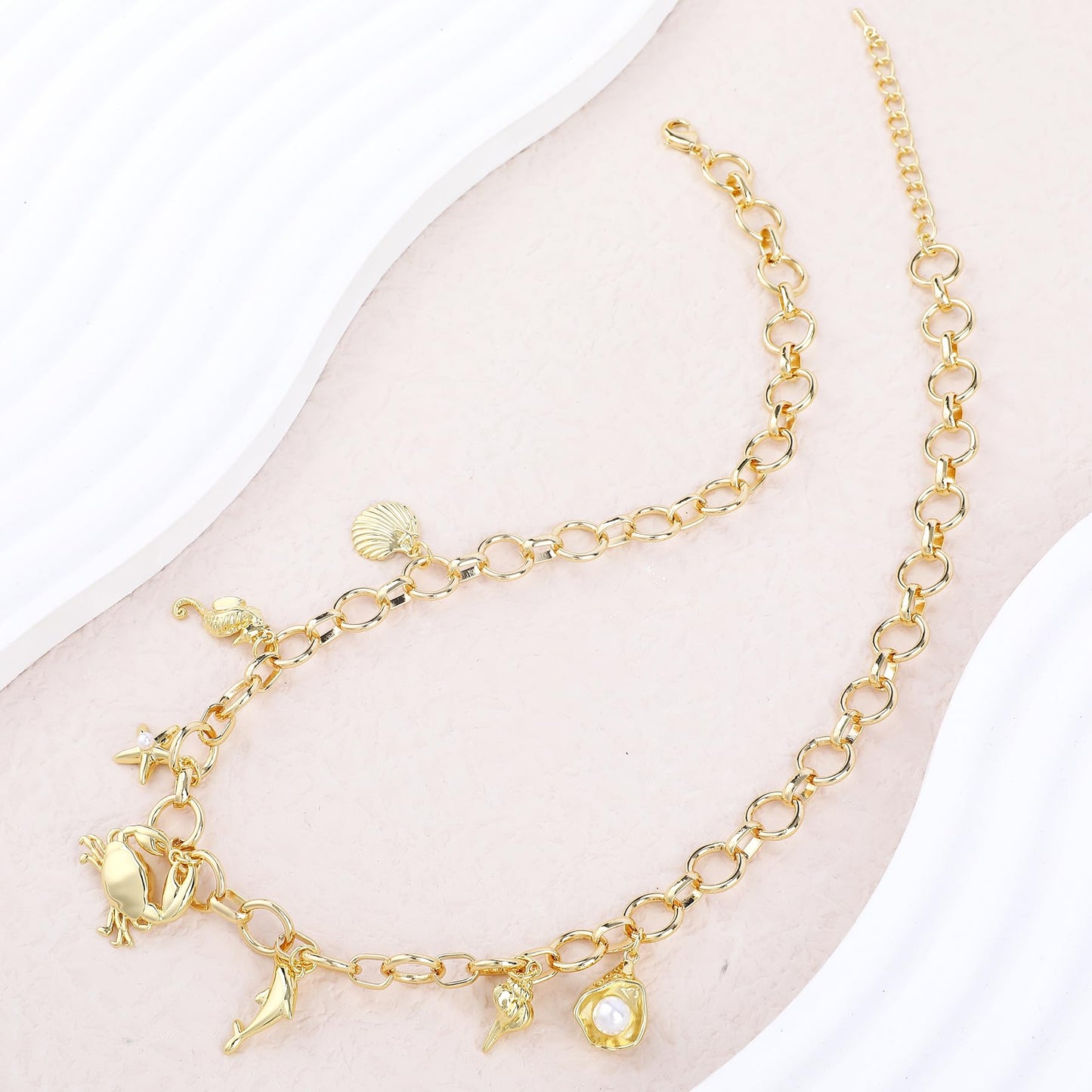 Gold Marine Charm Necklace for Women, Shells Seahorses Starfish Crabs Dolphins Conches Glass Pearl Charm Necklace Elegant Ocean Themed Jewelry Ideal for Casual and Summer Style