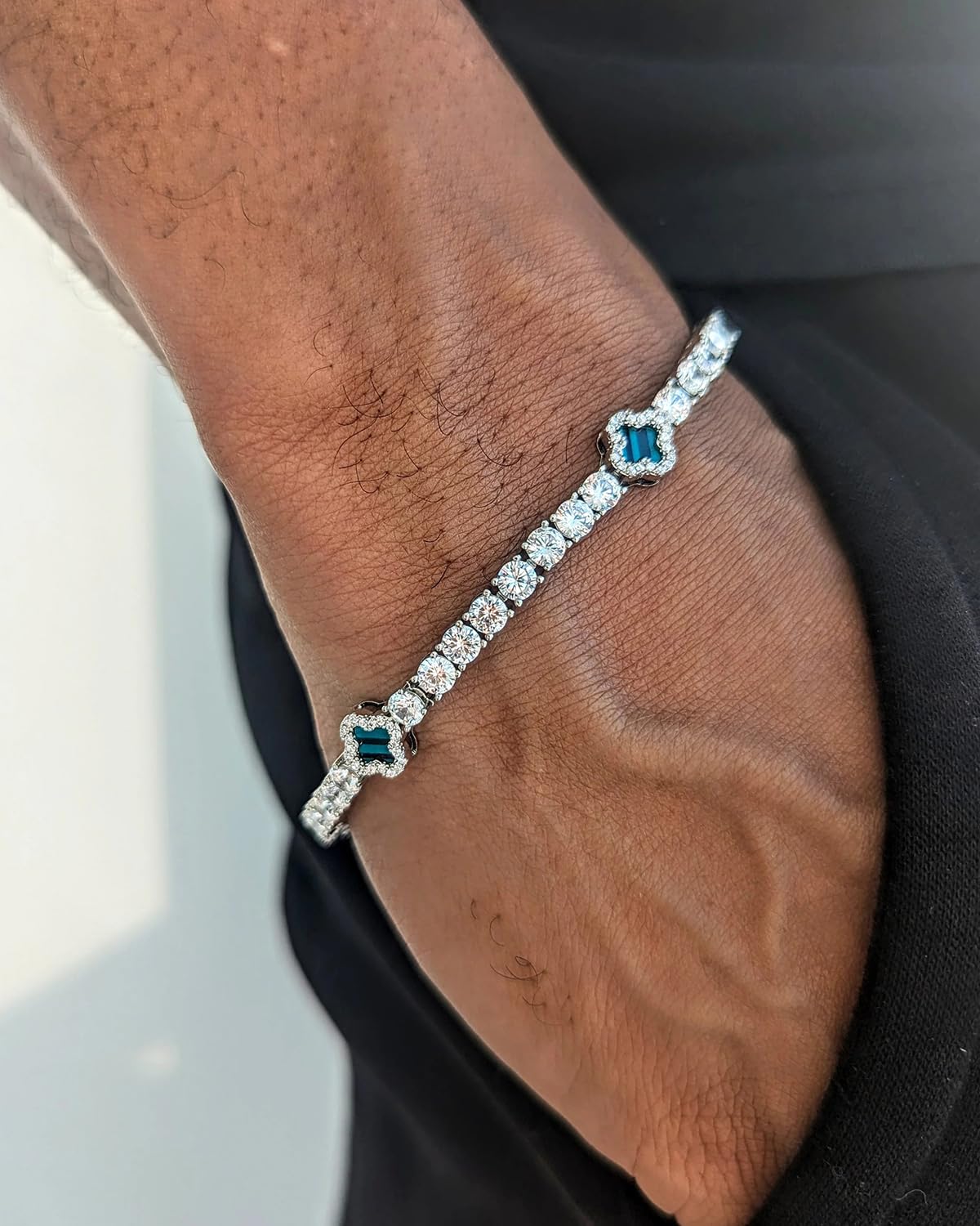 LuxeFlex 4mm Iced Out Clover Tennis Bracelet, White Gold Plated with 5A Zircon Stones, Handmade exquisite Hip Hop Jewelry, Perfect Unisex Gift (White Gold-Green,7)