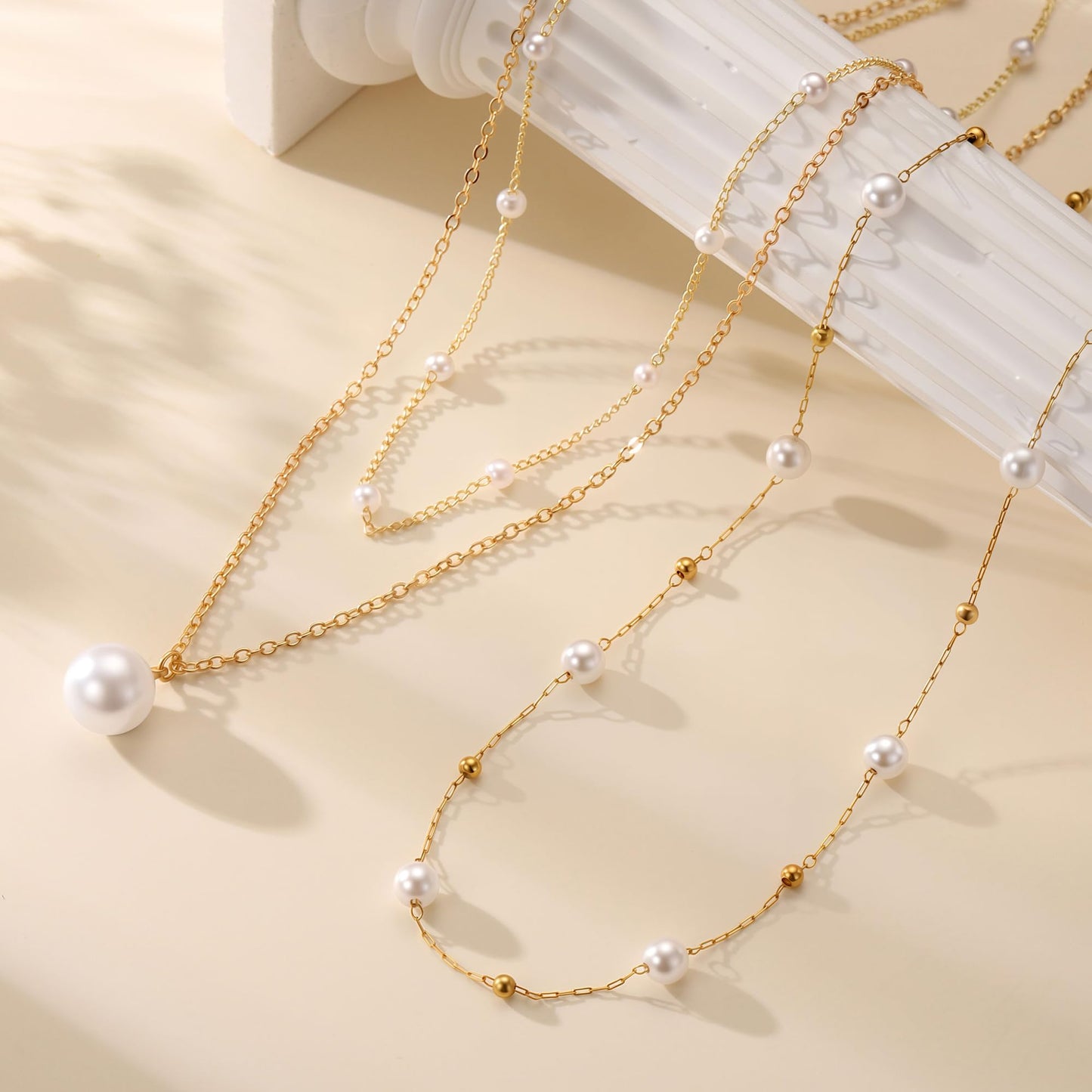 Fimhut Daisy Pearl Necklace-18K Gold Plated Pearl Choker Simple White Pearl Necklace Fashion Accessory Gold Jewelry for Women Trendy Wedding Birthday Jewelry