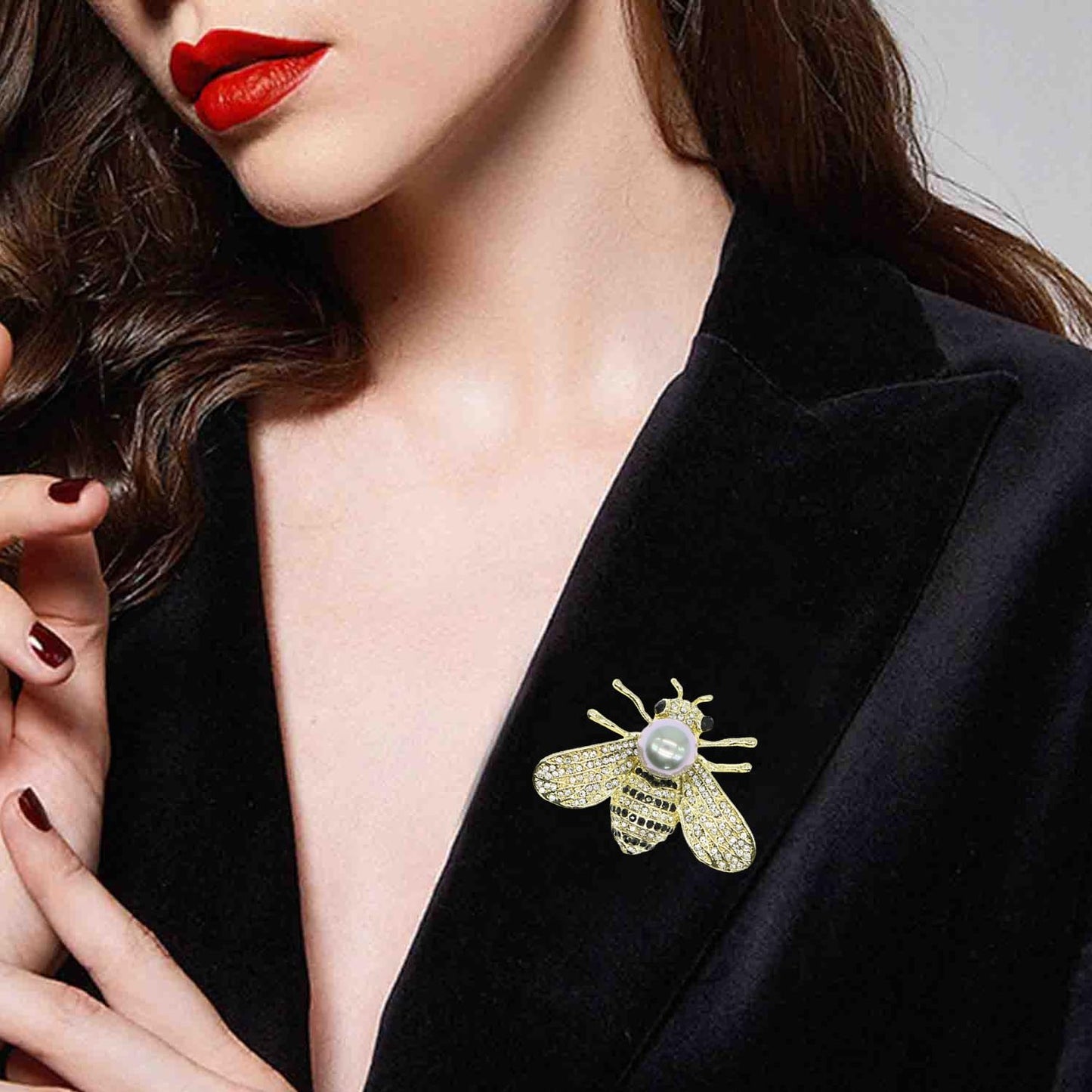 Honey Bee Brooches Crystal Insect Themed Bee Brooch Animal Fashion Shell Pearl Brooch Pin 14K Gold Plated (Gray pearl)