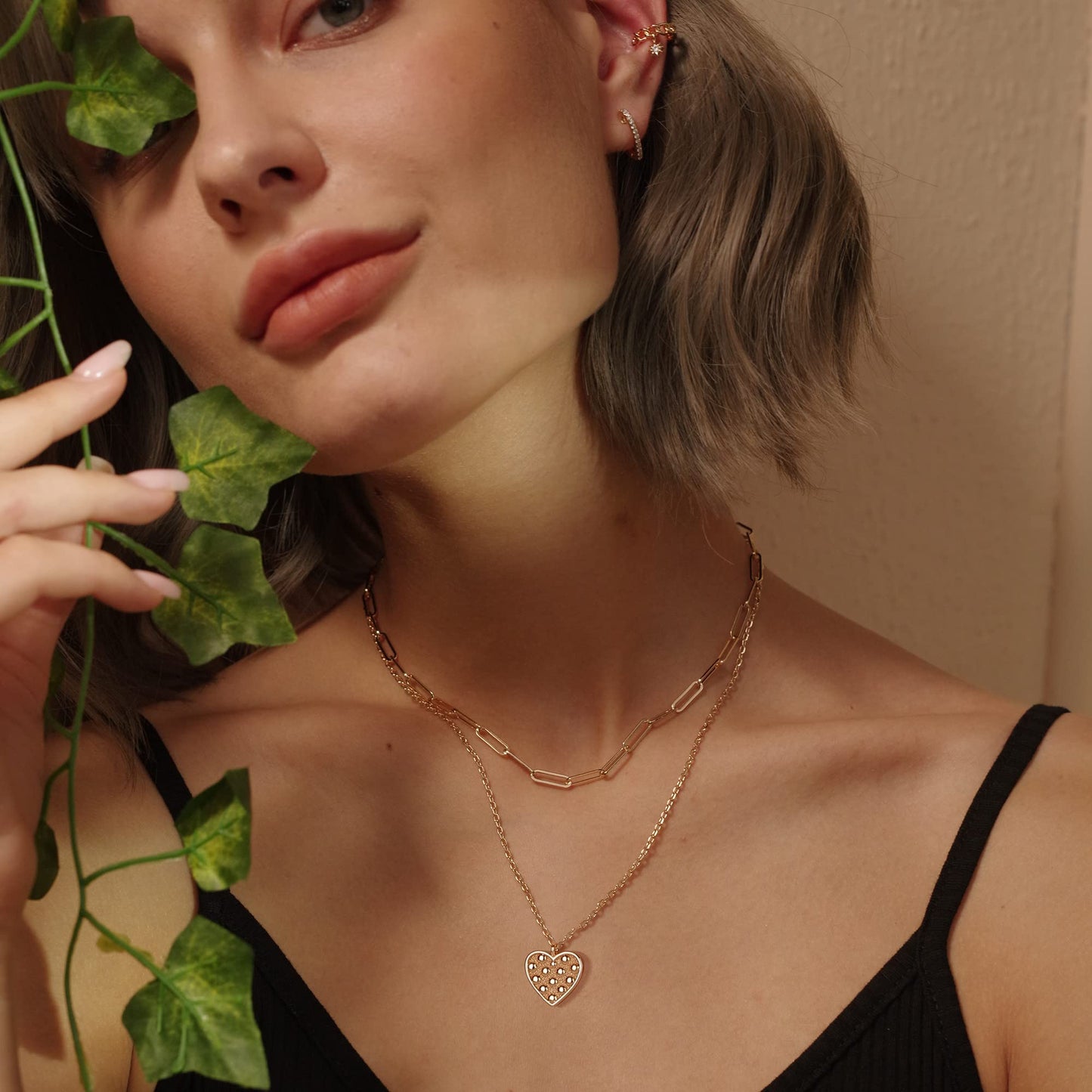 MEVECCO Gold Layered Choker Necklace for Women, 18K Gold Plated Dainty Heart Pendant Minimalist Paperclip Double Layer Necklace for Jewelry