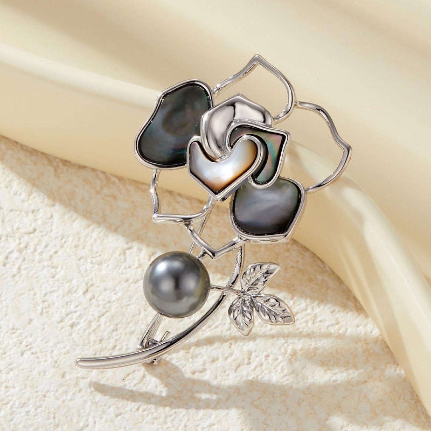 Fashion Brooches For Women, Rose Flower Brooch, Suitable For Party And Daily Wear On Many Occasions，Gold/Grey