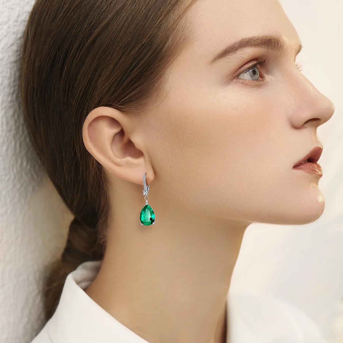 BAMIKI Sterling Silver Teardrop Leverback Dangle Earrings for Women Hypoallergenic, 10×14mm Pear Emarald Birthstone Green Cubic Zircon Drop Earrings Trendy Jewelry Gifts for Wife Daughter Mother