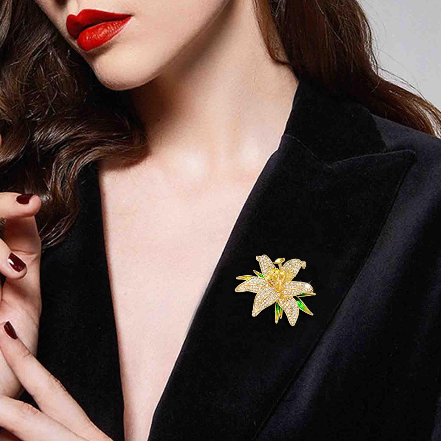 Crystal Flower Brooch Pins for Women Elegant Enamel Rhinestone Floral Brooches Pin Fashion Jewelry for Party Dance Wedding Banquet Brooch for Women Gift (Gold Green Flower)