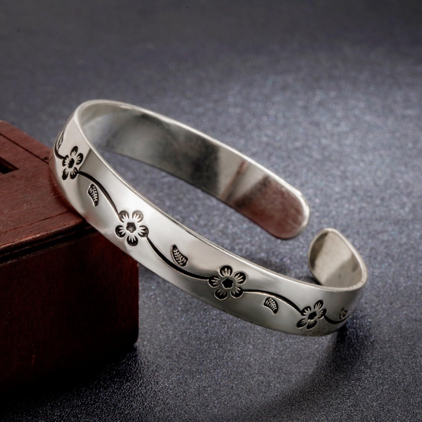 Chunky Wide S925 Sterling Silver Bangle Bracelet for Women Pretty Handmade Floral Open Cuff Bracelet Simple Elegant Adjustable Silver Cuff Bangles Trendy Womens Jewelry Birthday Holiday Acessories