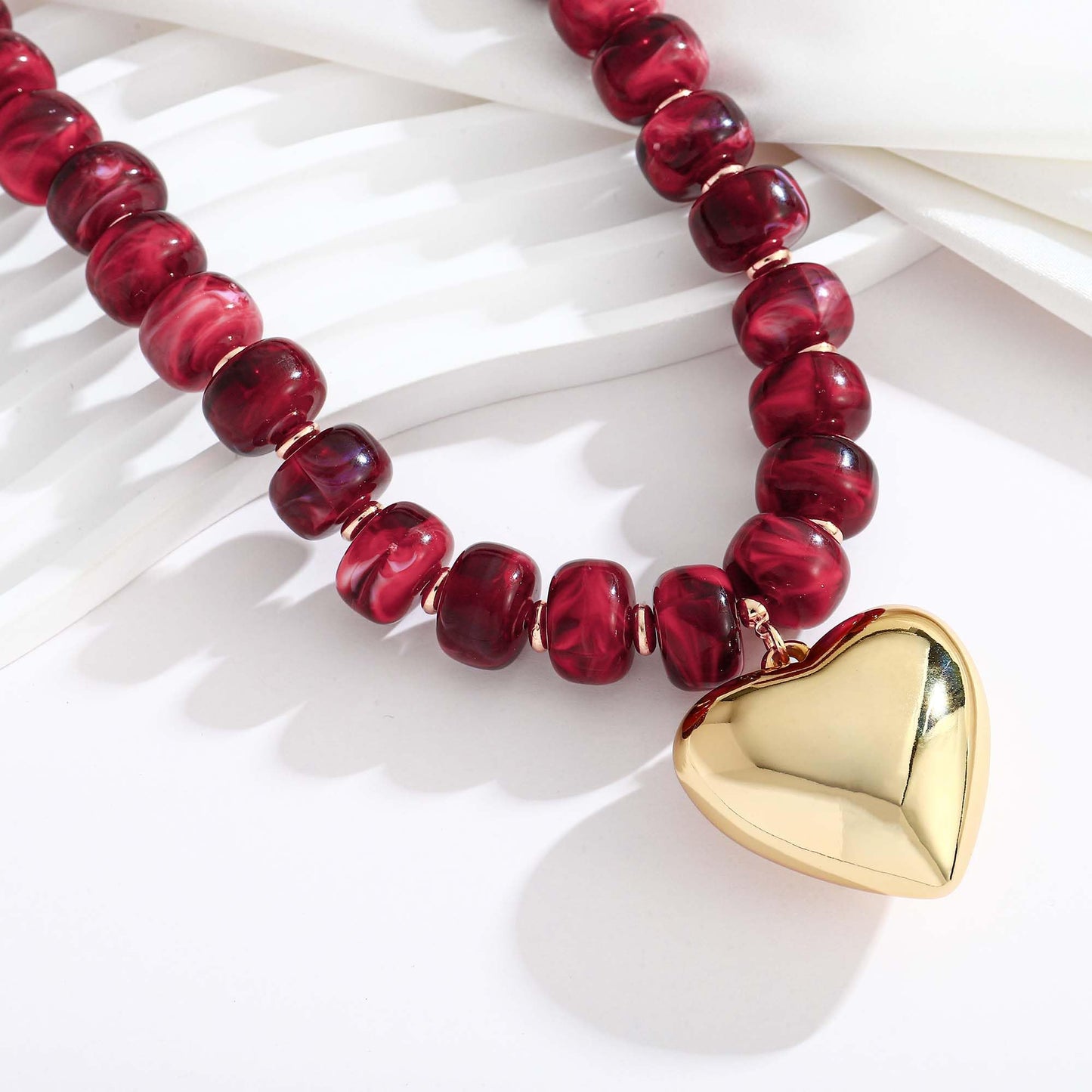 ENSKEFEN Red Acrylic Beaded Necklace Gold Heart Pendant Necklaces for Women Elegant Bold Chunky Statement Necklace Fashion Jewelry
