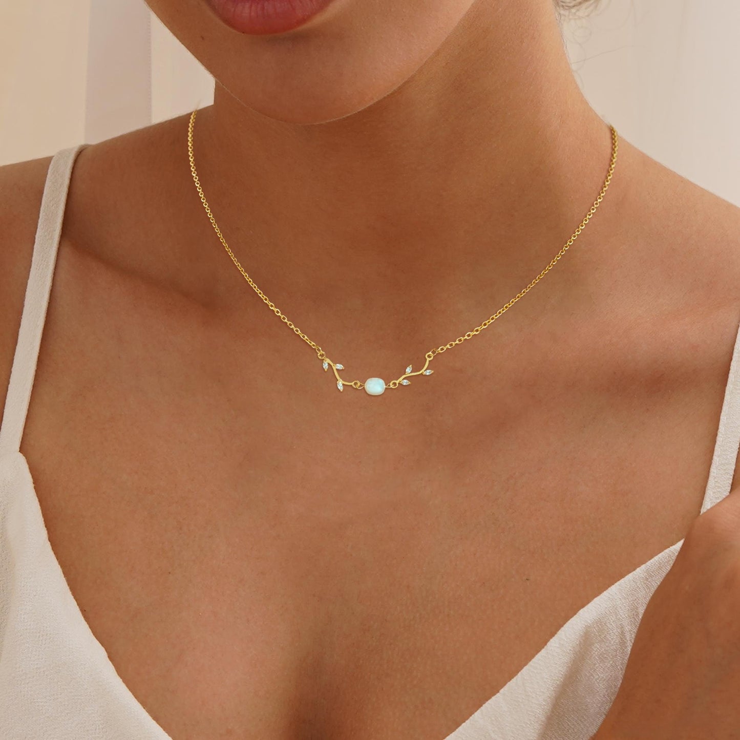 JOBICY Gold Pearl Necklaces for Women: Trendy, Freshwater Pearl Drop Pendant Necklace, 14k Dainty Gold Choker Necklace for Women, Perfect for Prom, Bridal, Wedding, or Gifts