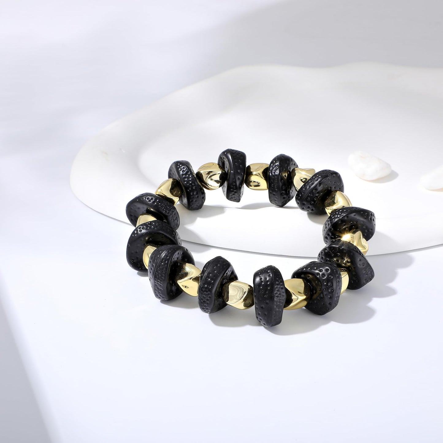 GOOJIDS Simple Beaded Gold Plated Bangles Bracelet Chunky Bamboo Tube Curved Stacking Clear Acrylic Colorful Beads Stretchable Gold Plated Bracelets Set For Women (D-Black&Gold Bracelet)