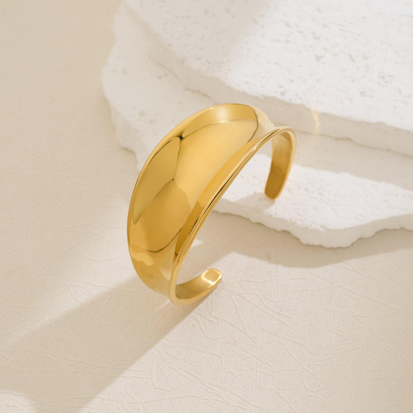 TENTMENTISE Chunky Gold Bracelet for Women 14K Gold Plated Wide Open Bangle Trendy Boho Statement Bangle Bracelet Fashion Jewelry Gift for Her