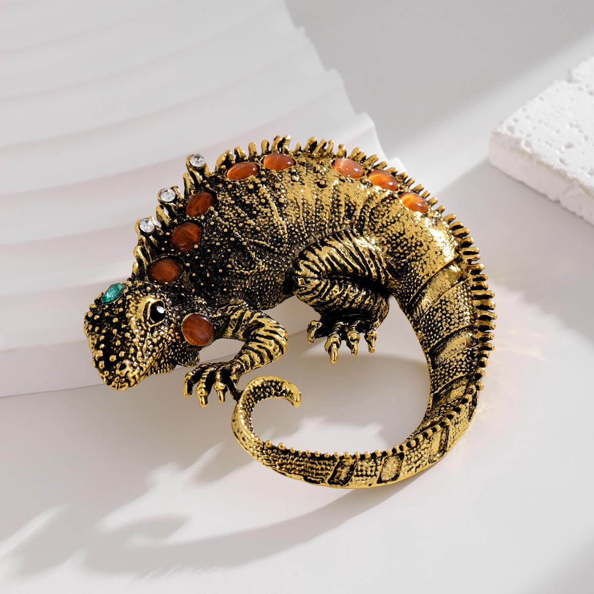 AILONMEI Vintage Brooches And Pins For Women Gold Brooch Pins For Women Costume Jewelry Pins (Chameleon)
