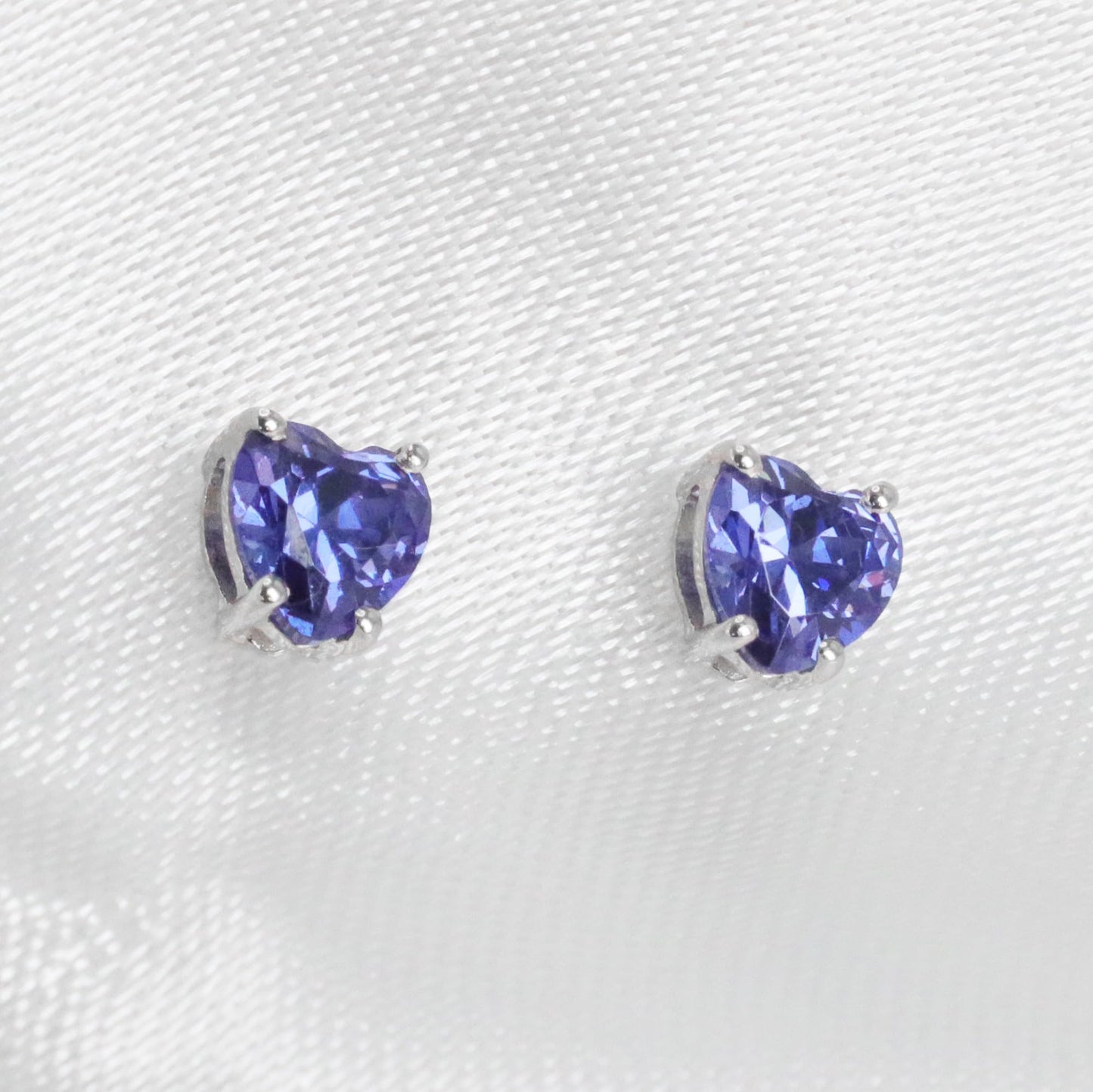 Belinda Jewelz - Heart Stud Earrings, 5mm Cubic Zirconia Heart Earrings with Prong Setting, 925 Sterling Silver Earrings Studs, Tanzanite Purple Stud Earrings for Women