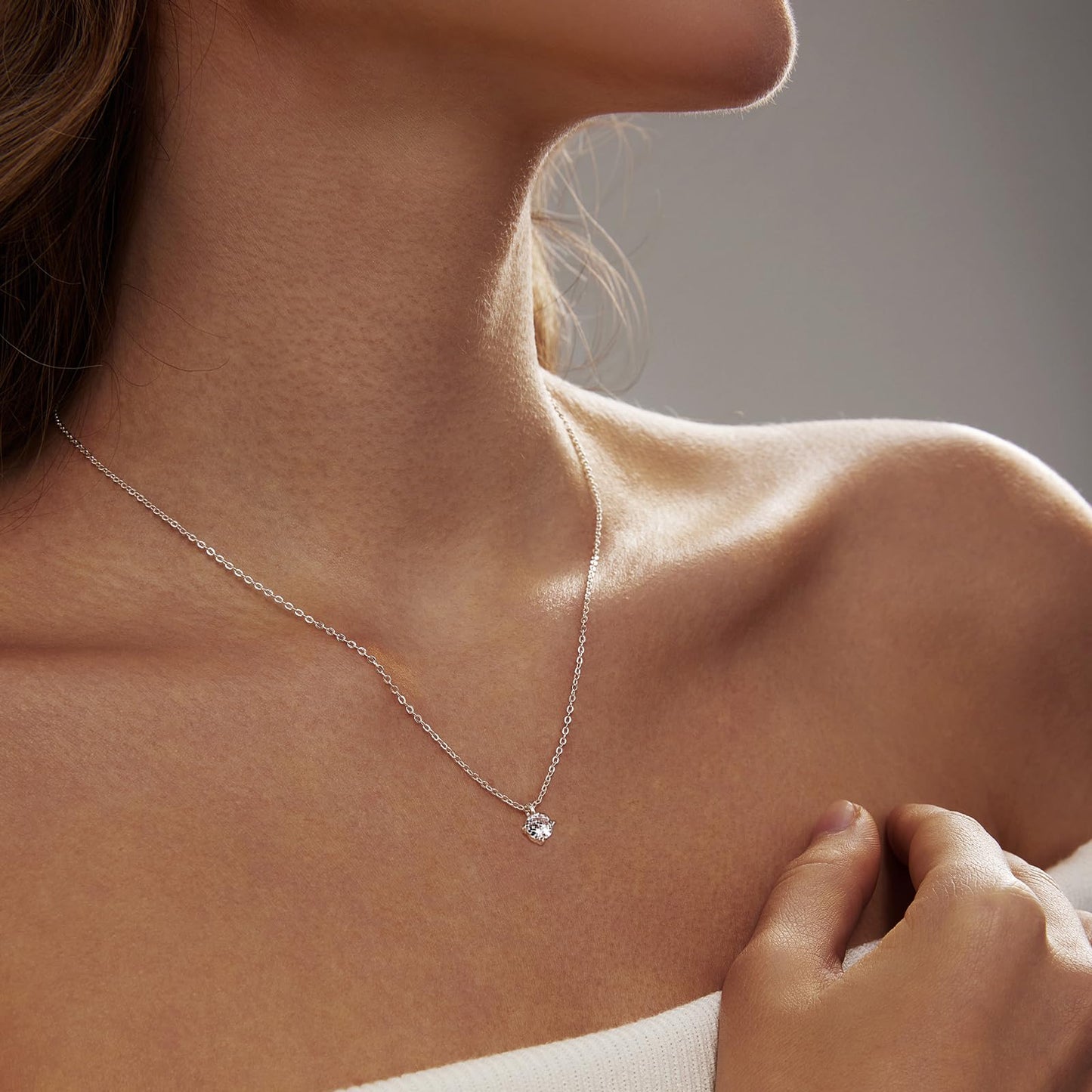 Zeffy Silver Diamond Necklaces for Women, Dainty Pendant Necklace Simple Silver CZ Diamond Necklaces for Women Trendy Silver Necklace Gifts Prom Jewelry