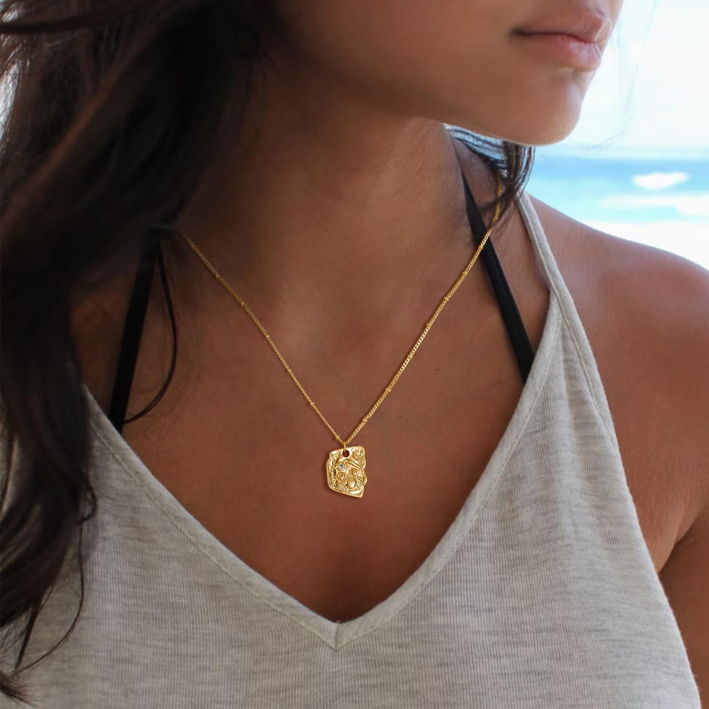 MEVECCO Dainty Gold Crab Pendent Necklace for Women 18K Gold Plated Beach Cute Crab Necklace Boho Handmade Ocean jewelry
