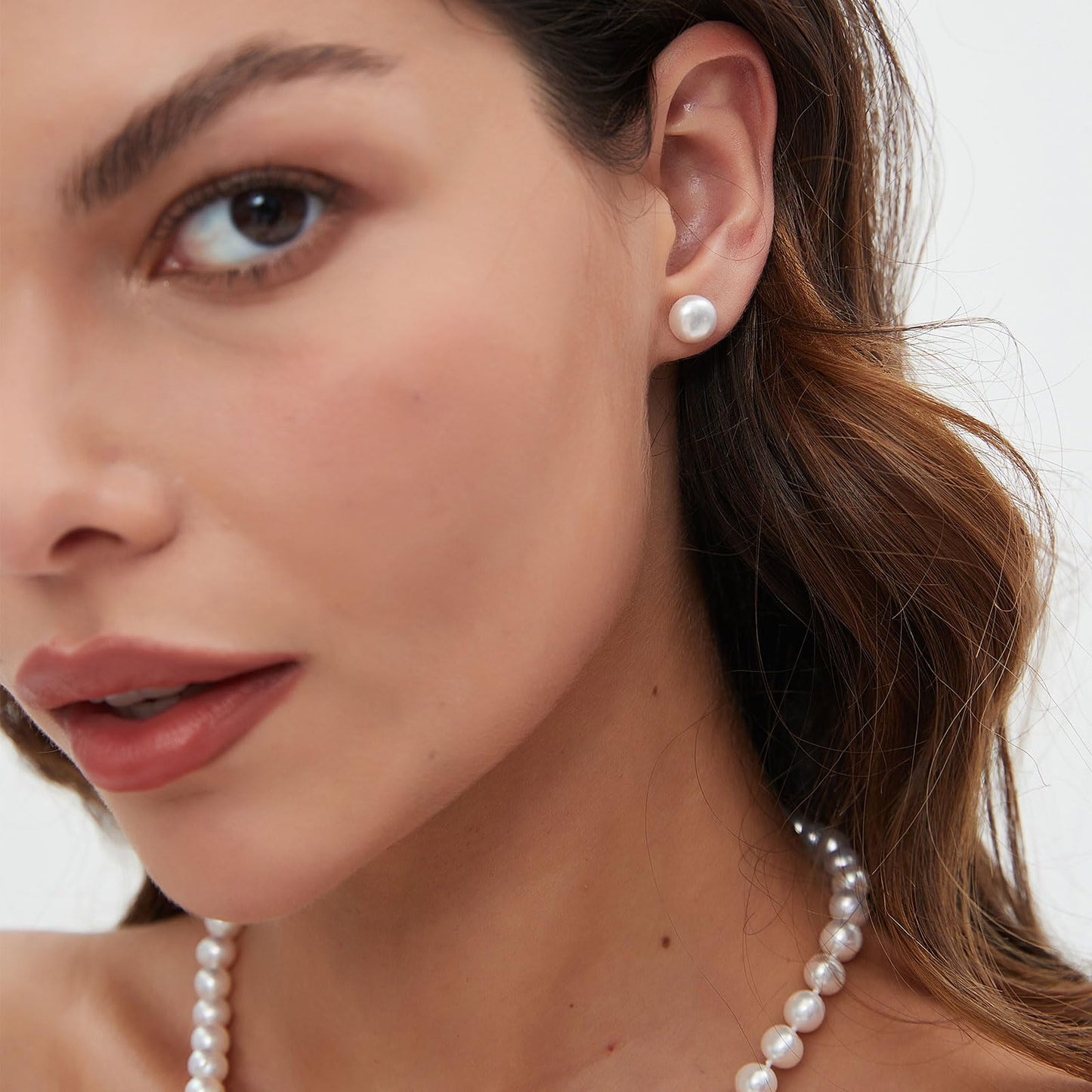 YAMI Pearl Earrings, 925 Sterling Silver Stud Earrings, Freshwater Cultured Pearl, Classic & Elegant, White Gold Plated Hypoallergenic Jewelry Gifts for Women, White 9-9.5MM