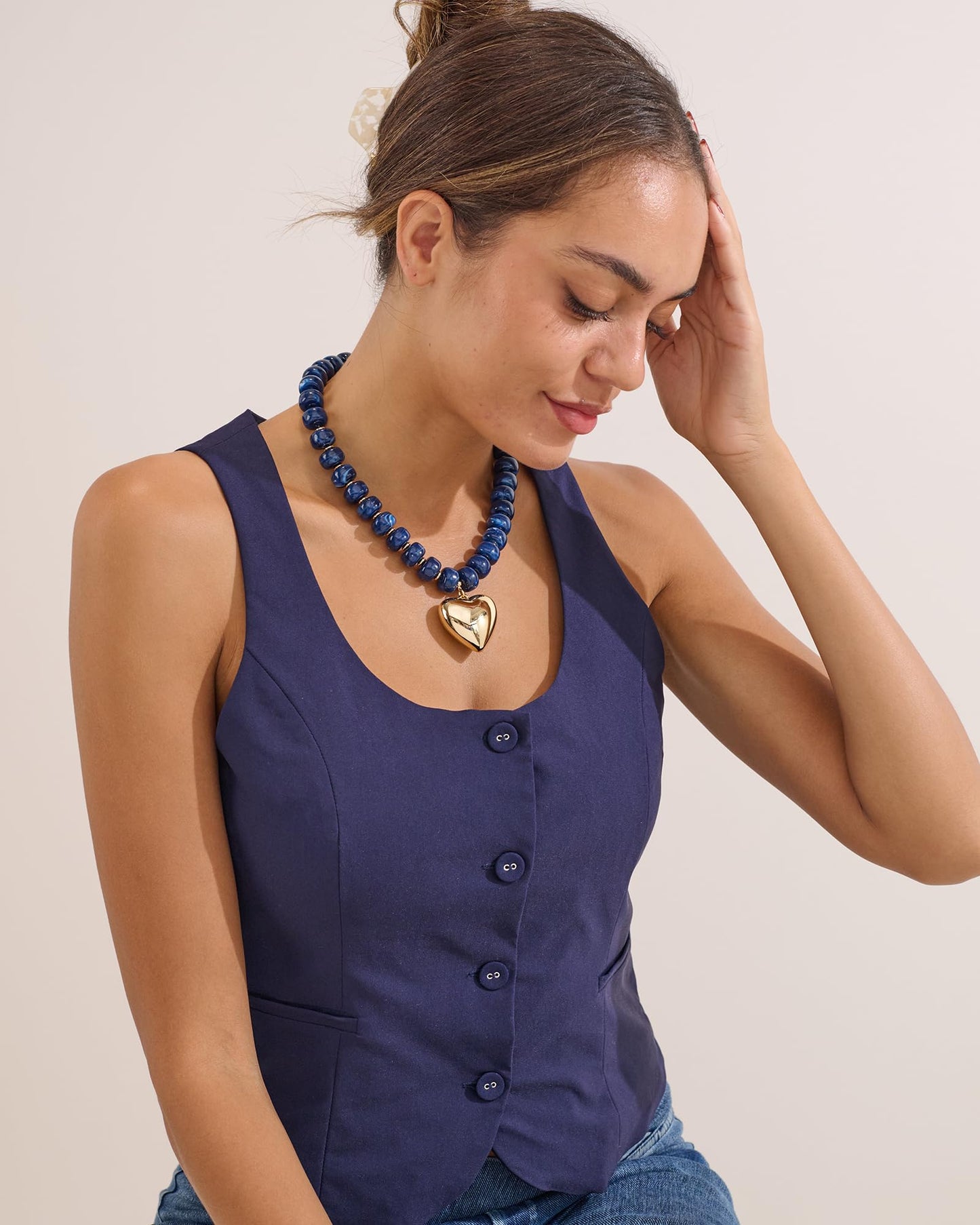 ENSKEFEN Big Gold Heart Pendant Necklaces for Women Chunky Resin Acrylic Beaded Choker Necklace Statement Dark Blue Beads Necklace Bold Fashion Jewelry