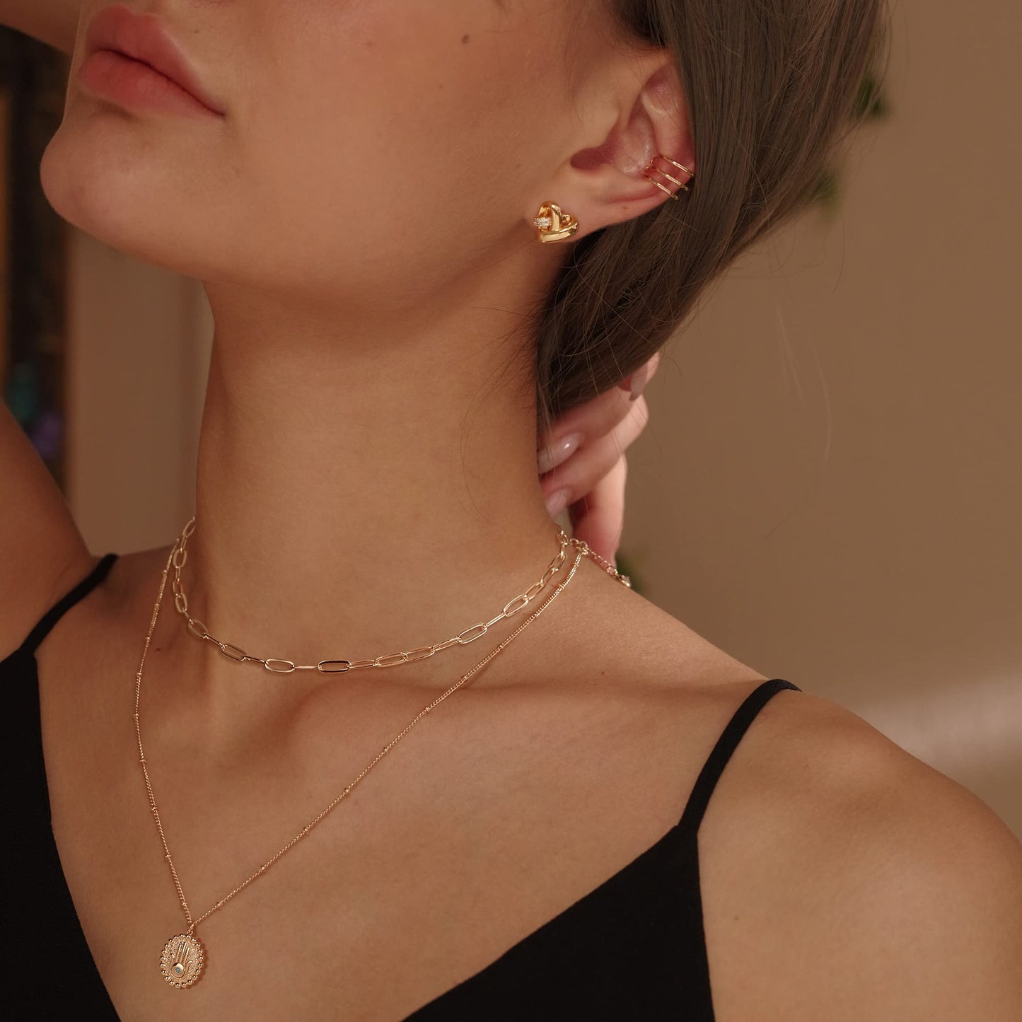 MEVECCO Gold Layered Choker Necklace for Women, 18K Gold Plated Dainty Oval Hamsa Pendant Minimalist Paperclip Double Layer Necklace for Jewelry