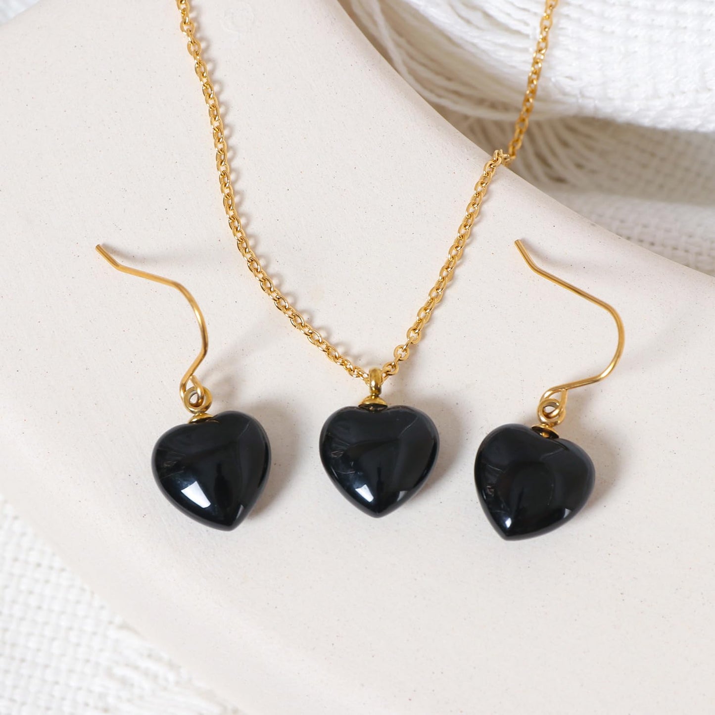 TaYolnFaSo Natural Heart Black Agate Jewelry Set for Women Dainty Cute 18K Gold Plated Black Onyx Earrings and Necklace Set Birthday Gifts