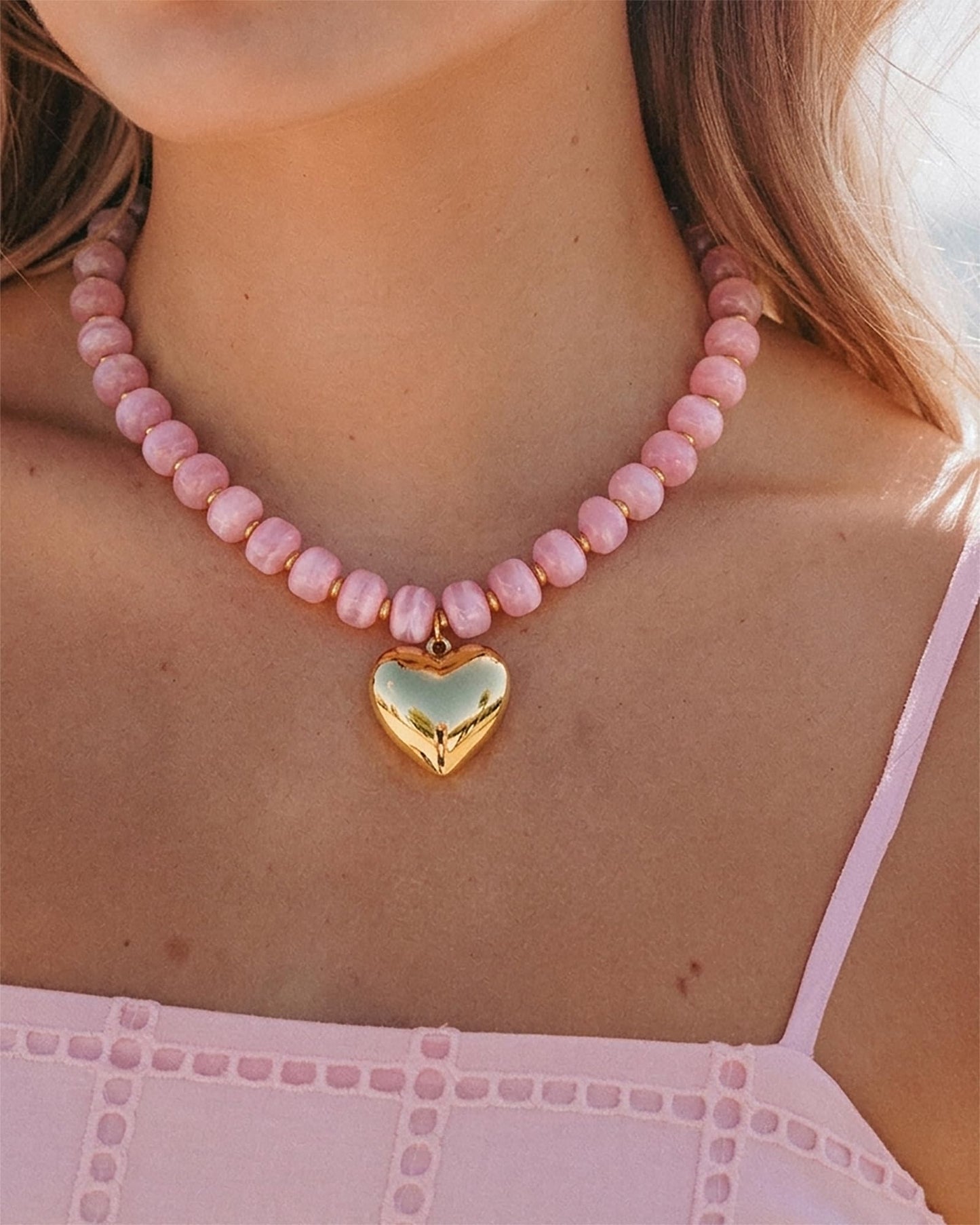ENSKEFEN Chunky Heart Necklaces for Women Cute Pink Resin Beaded Choker Necklace Trendy Light Pink Statement Necklace Summer Beach Vacation Jewelry