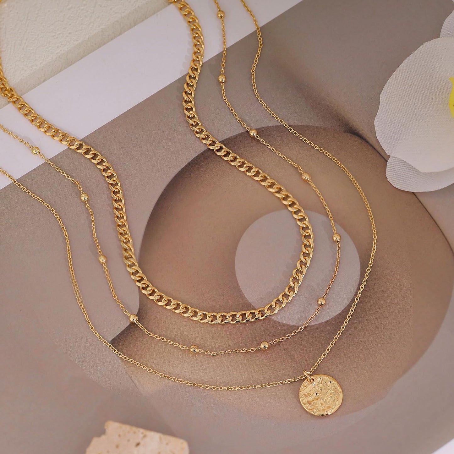 XIXINI Layered Necklaces for Women, Dainty Gold Necklace Stack 14k Gold Plated Layering Cuban Beads Chain Necklaces for Women Trendy Simple Layered Disc Pendant Necklace Set Fashion Gold Jewelry Sets