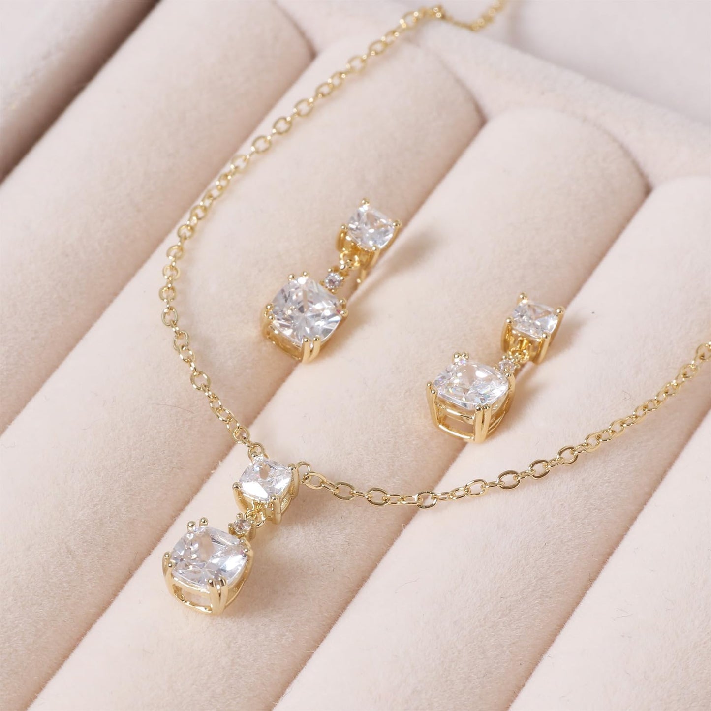 TaYolnFaSo Cushion-cut Diamond Jewelry Sets for Women 14k Gold Plated Dainty Necklace and Earring Set Imitation Diamond Jewelry Gifts for Mother
