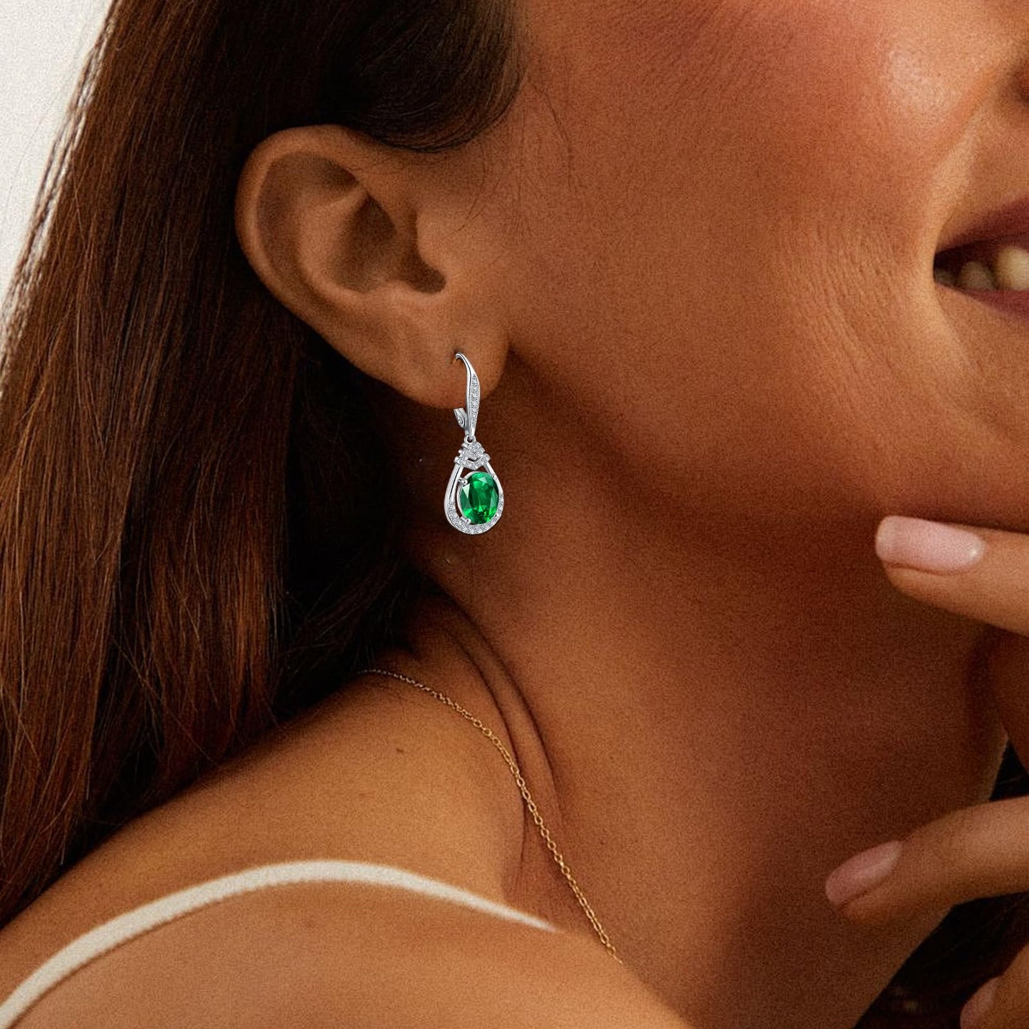 Green Emerald Dangle Earrings May Birthstone Sterling Silver Teardrop Leverback Drop Earring for Women Wedding Jewelry for the Bride Oval Cut CZ Earrings Anniversary Birthday Gifts for Wife Mom