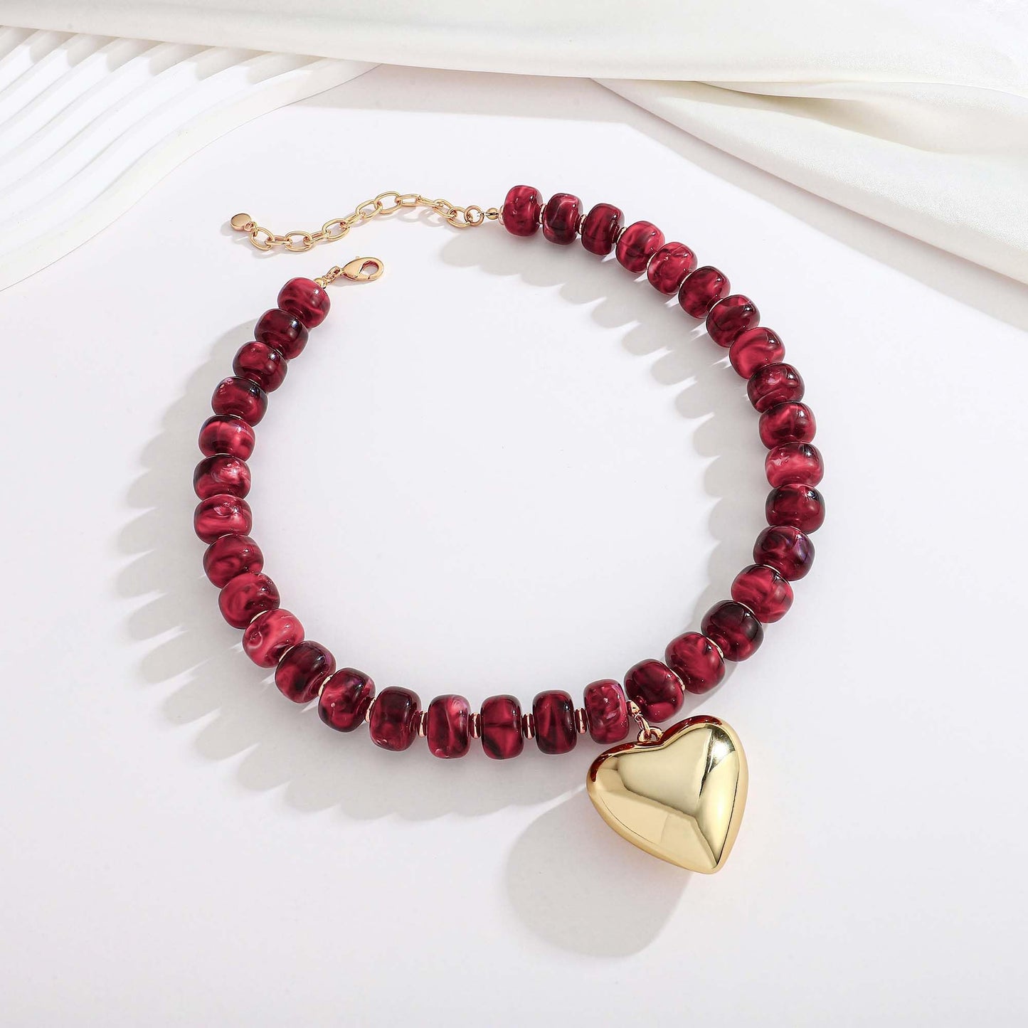 ENSKEFEN Red Acrylic Beaded Necklace Gold Heart Pendant Necklaces for Women Elegant Bold Chunky Statement Necklace Fashion Jewelry