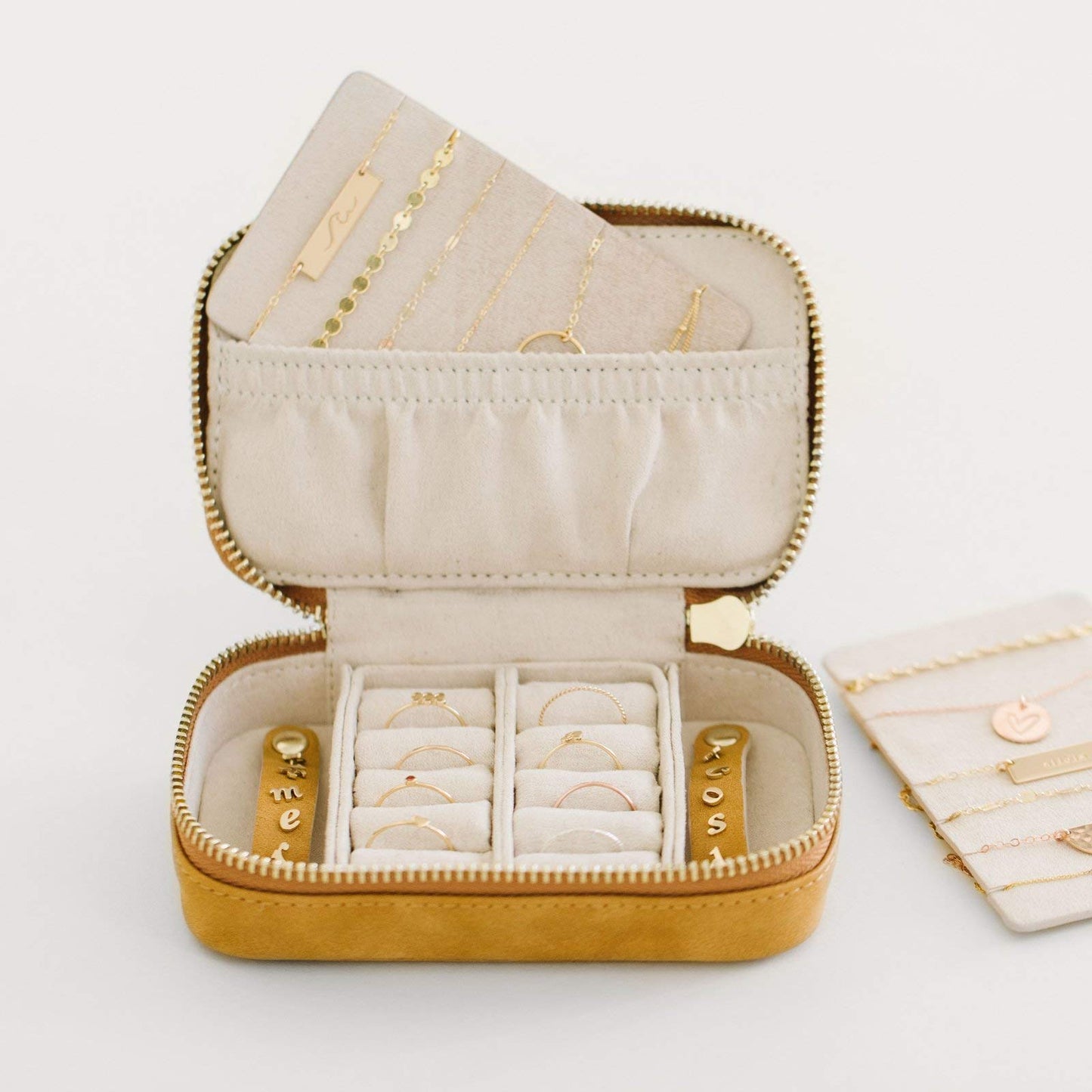 HISCOW Vegan Leather Travel Jewelry Case with Zipper - Portable Necklace & Earring Holder Organizer for Women Girls, Velvet-Lined Ring Box with Anti-Tarnish Design, Brown