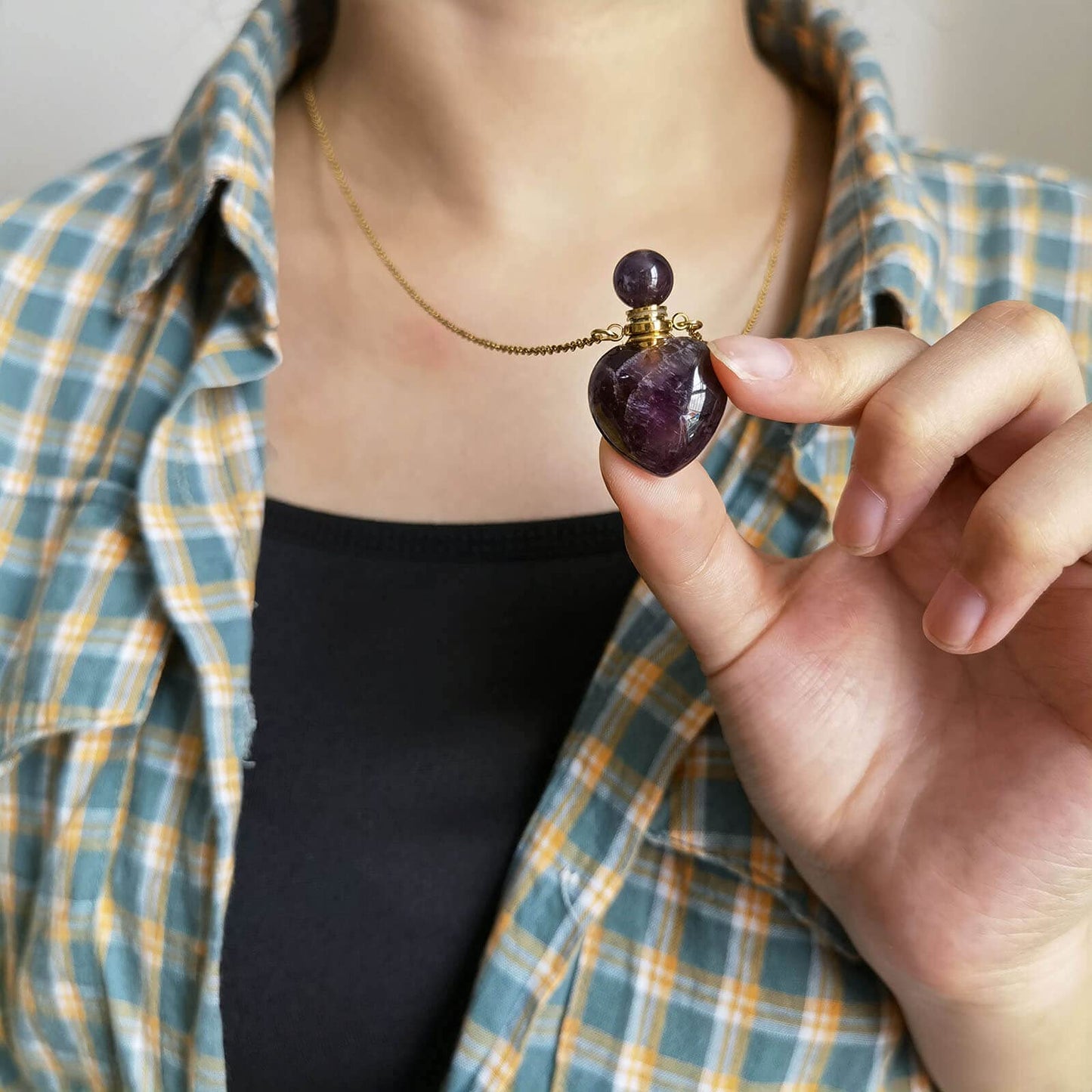 Ladywowu Perfume Bottle Necklace Heart Shape, Amethyst Necklace Healing Crystal for Women, Essential Oil Diffuser Bottle Necklace Jewelry, Gemstone Heart Vial Necklaces for Liquid (Amethyst)