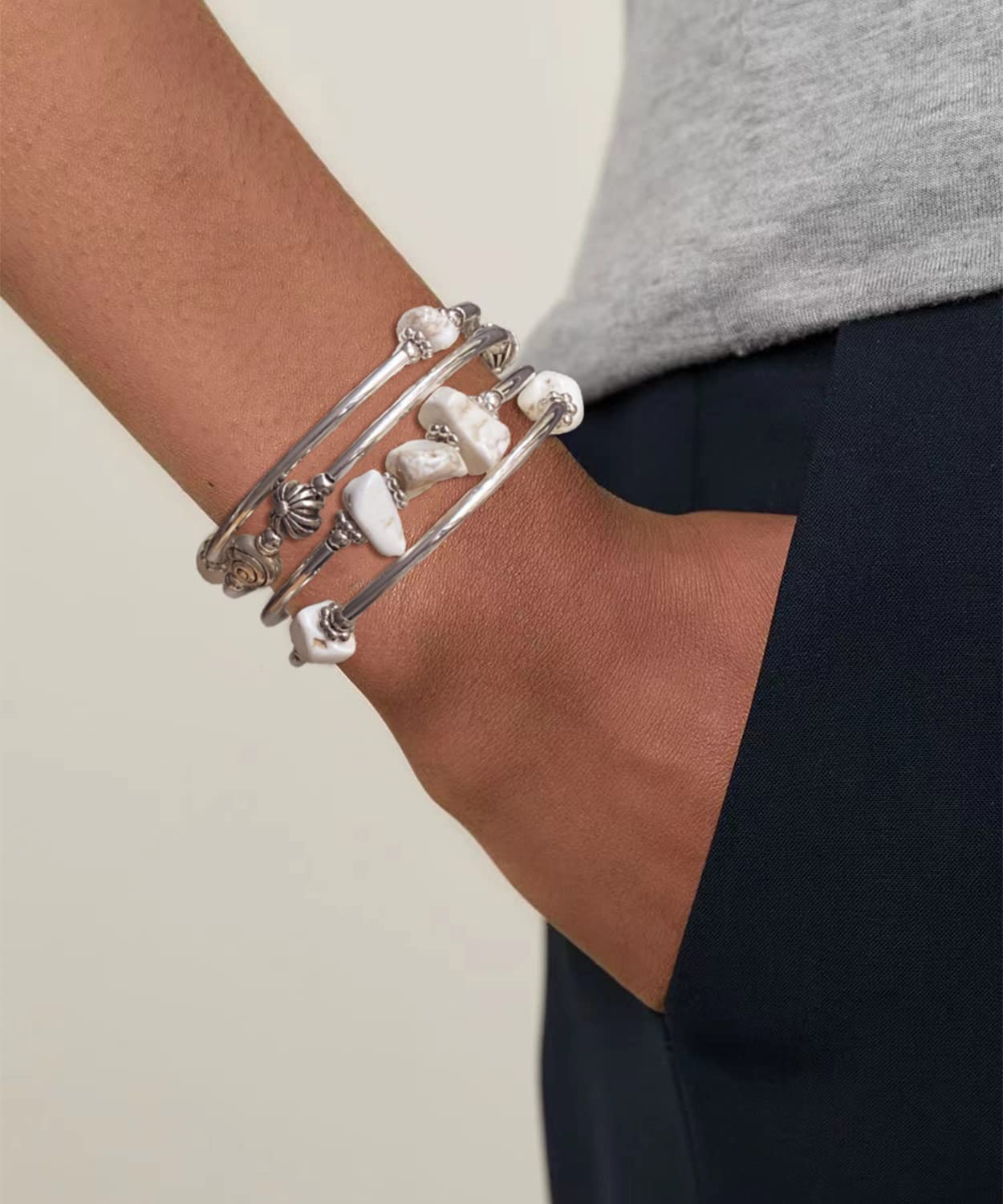 FULU AUTUMN Stone Silver Bangle Wrap Bracelet Boho Turquoise Crystal Chips Bead Bracelets Fashion Jewelry Birthday Gifts for Women(19-White turquoise)