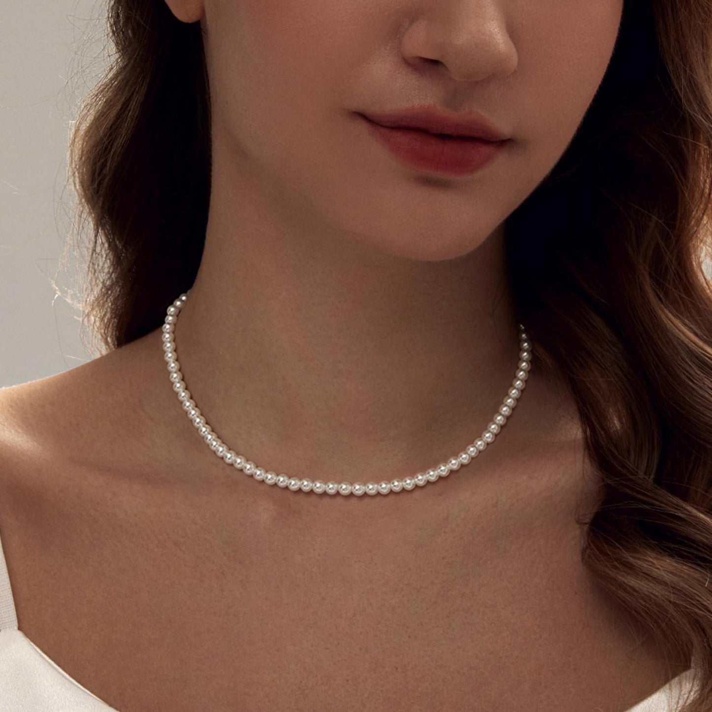Pearl Necklace 4MM/6MM/8MM Dainty Round Imitation Pearl Choker Necklace Wedding Pearl Necklace Delicate Jewelry for Women Simple Bridesmaid Jewelry Gifts (4mm Pearl)