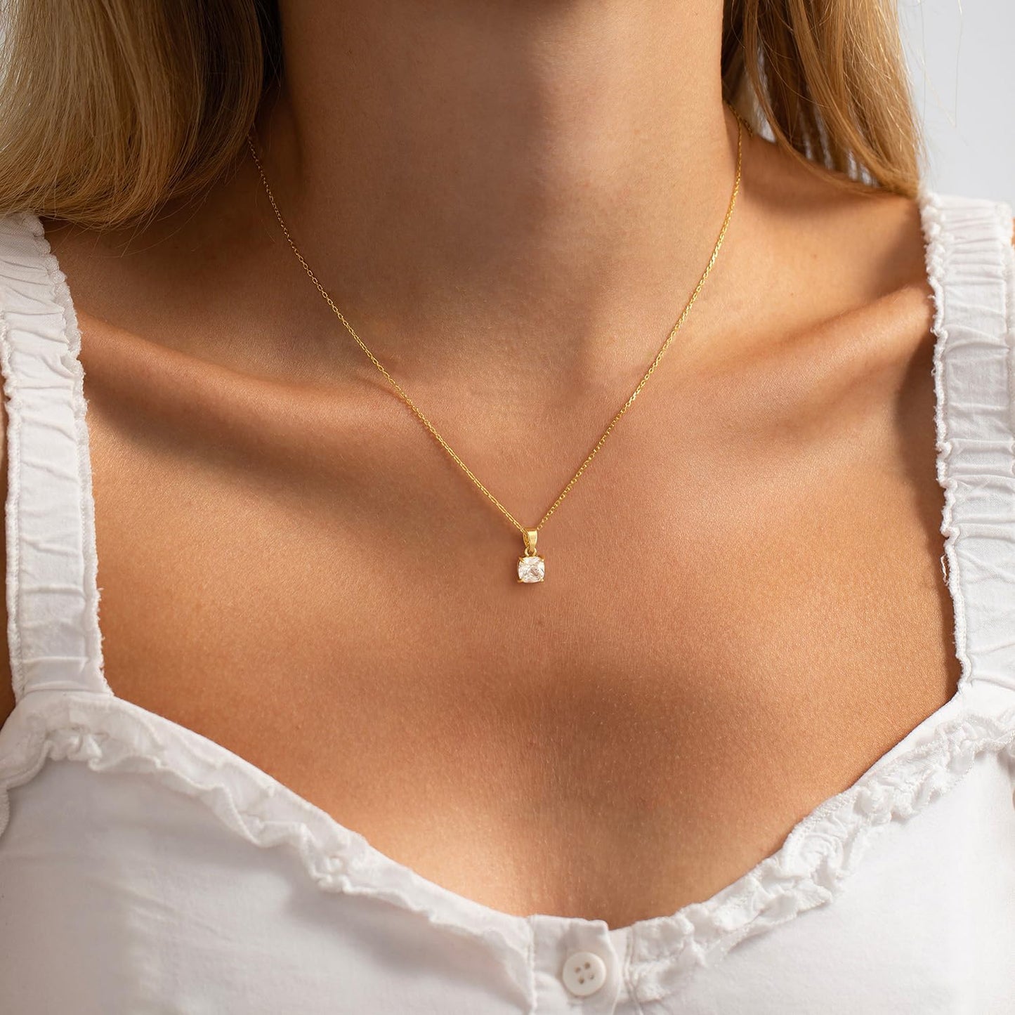 CUEZIY Dainty Necklaces for Women Cute Station Choker Necklace Cubic Zirconia Simulated Diamond Necklace Simple Layering CZ Necklace Trendy Jewelry Gifts (Square, Gold)