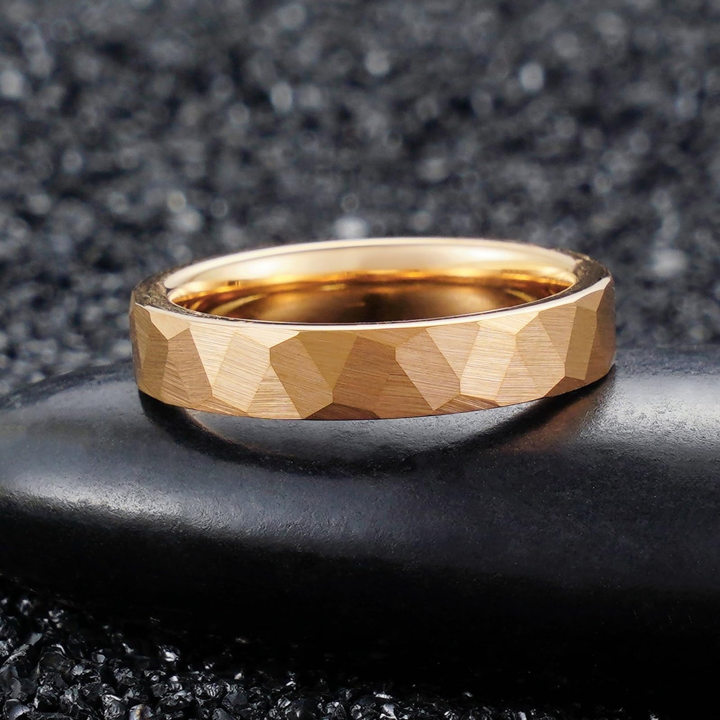 JEWPER 2/4/6/8mm Black/silver/gold Tungsten Rings for Men Womens Couple Fashion Jewelry Promise Engagement Wedding Band Hammered Inner ring inlaid with olive wood Carbide Polished Edge Comfort Fit