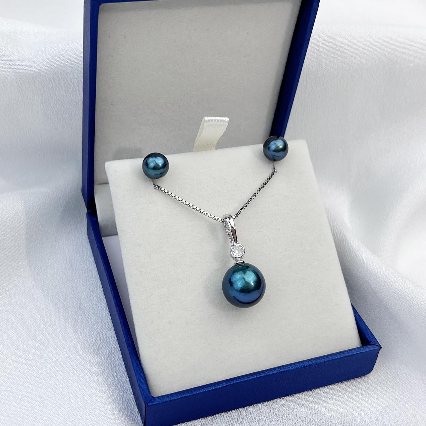 YAMI Black Tahitian Pearl Necklace and Earrings Set, Saltwater Cultured Pearl, 925 Sterling Silver Necklace, Elegant and Luxurious Jewelry Gift for Women for Anniversaries, Birthdays, and Mother's Day