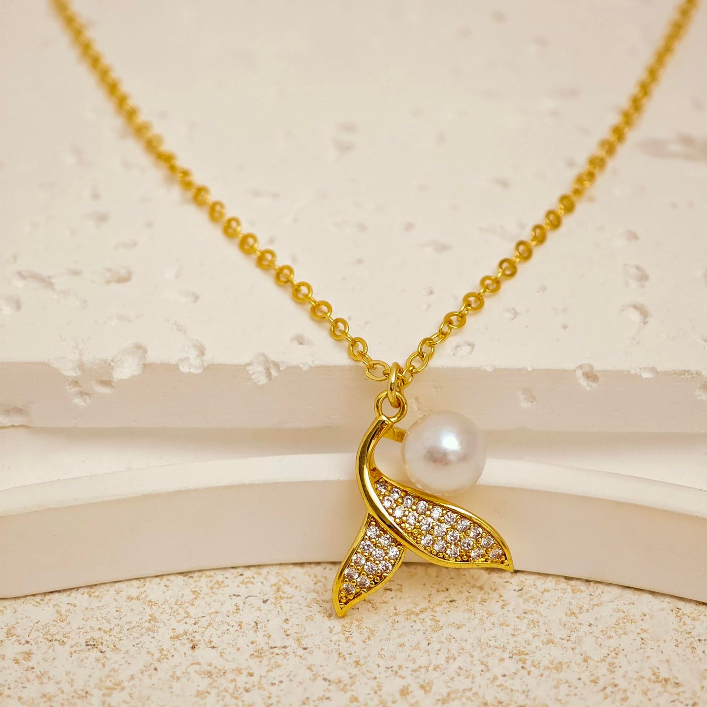 JOBICY Starfish Necklace, 14k Gold Pearl Pendant, Dainty Women's Trendy Waterproof Summer Beach Jewelry, Gift for Her