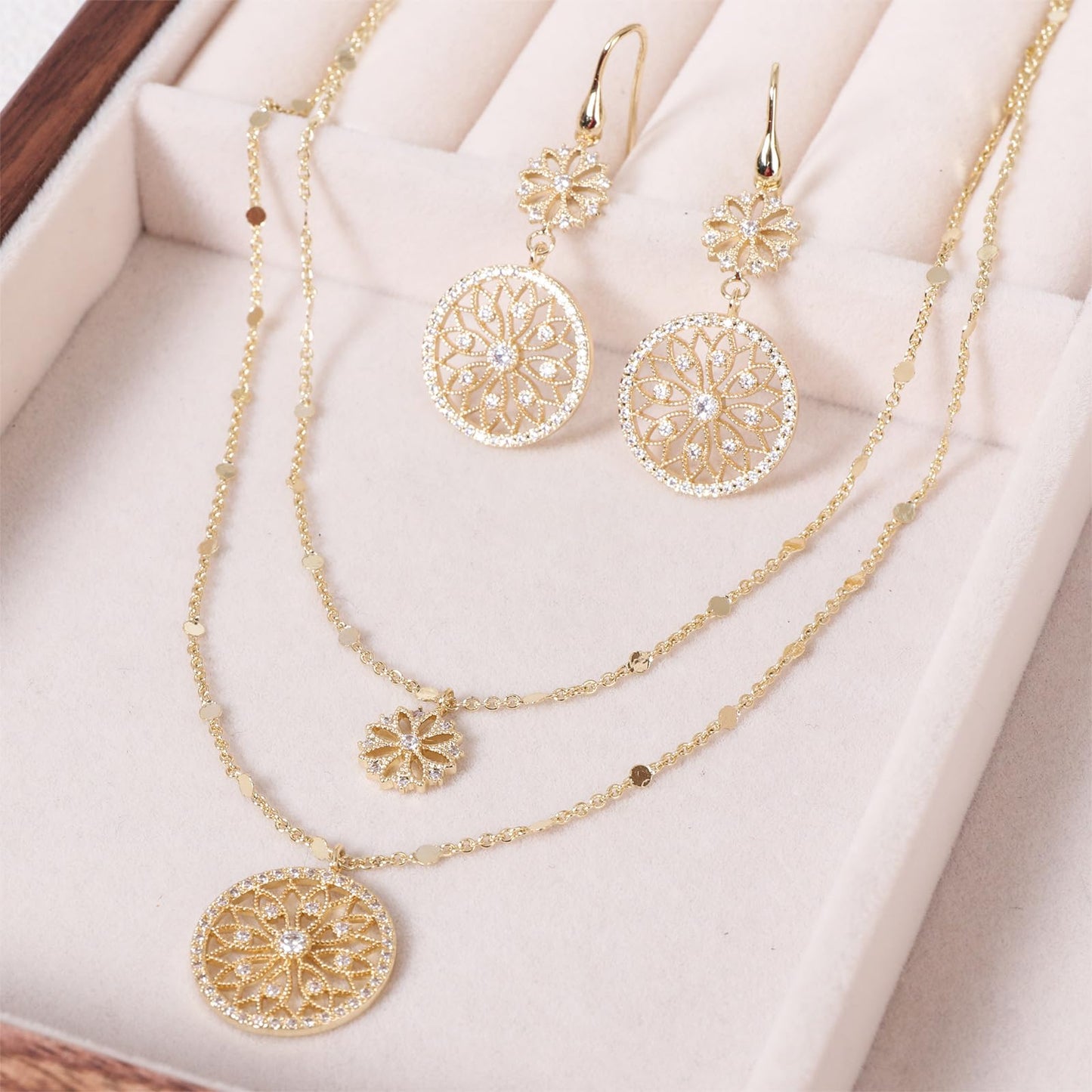 TaYolnFaSo Boho Round Hollow Flower Jewelry Set Double Layer Flower Choker Necklace Earrings Set Wedding Jewelry Gift for Women