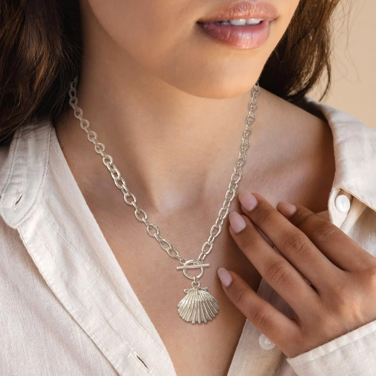 NEPULOY Silver Seashells Necklace for Women - Beach Shell Necklaces, Fashion Ocean Summer Beach Jewelry for Women Gifts